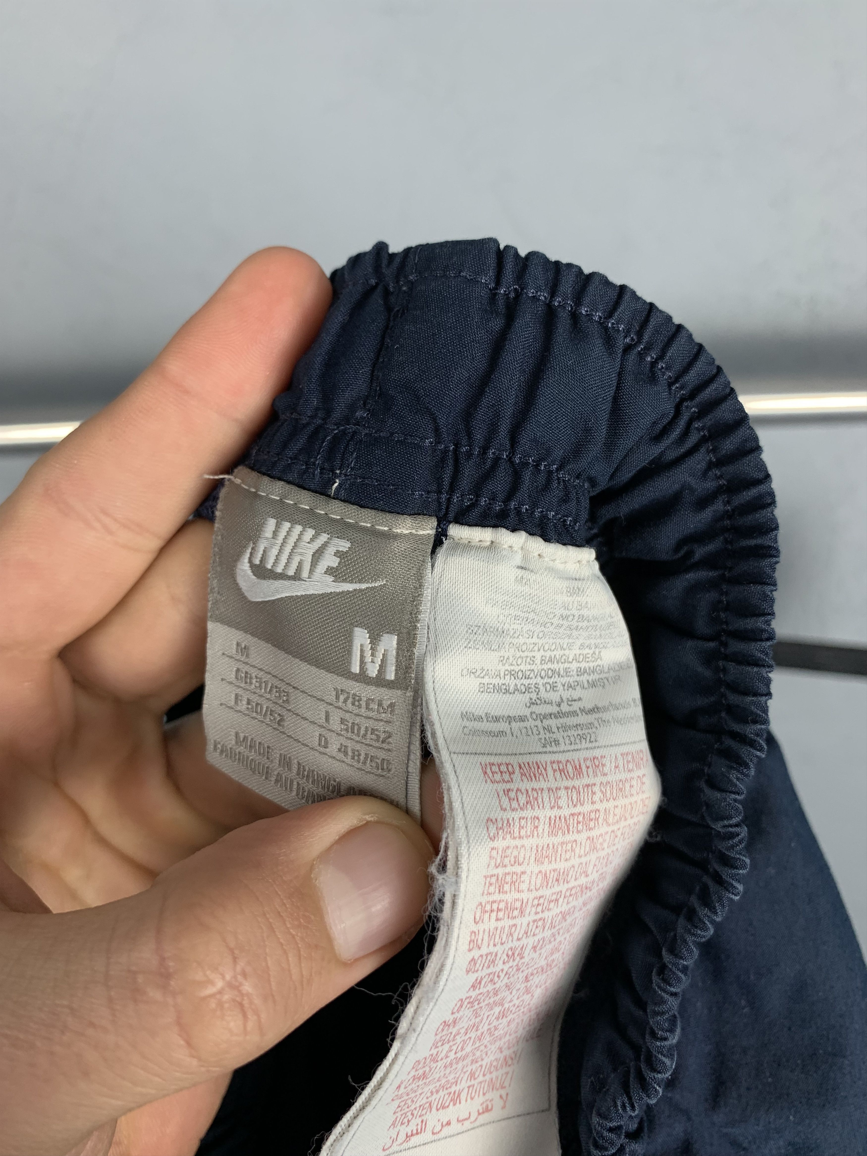 Nike Vintage Nike Mens Nylon Shorts Y2K Size US 32 / EU 48 - 6 Thumbnail