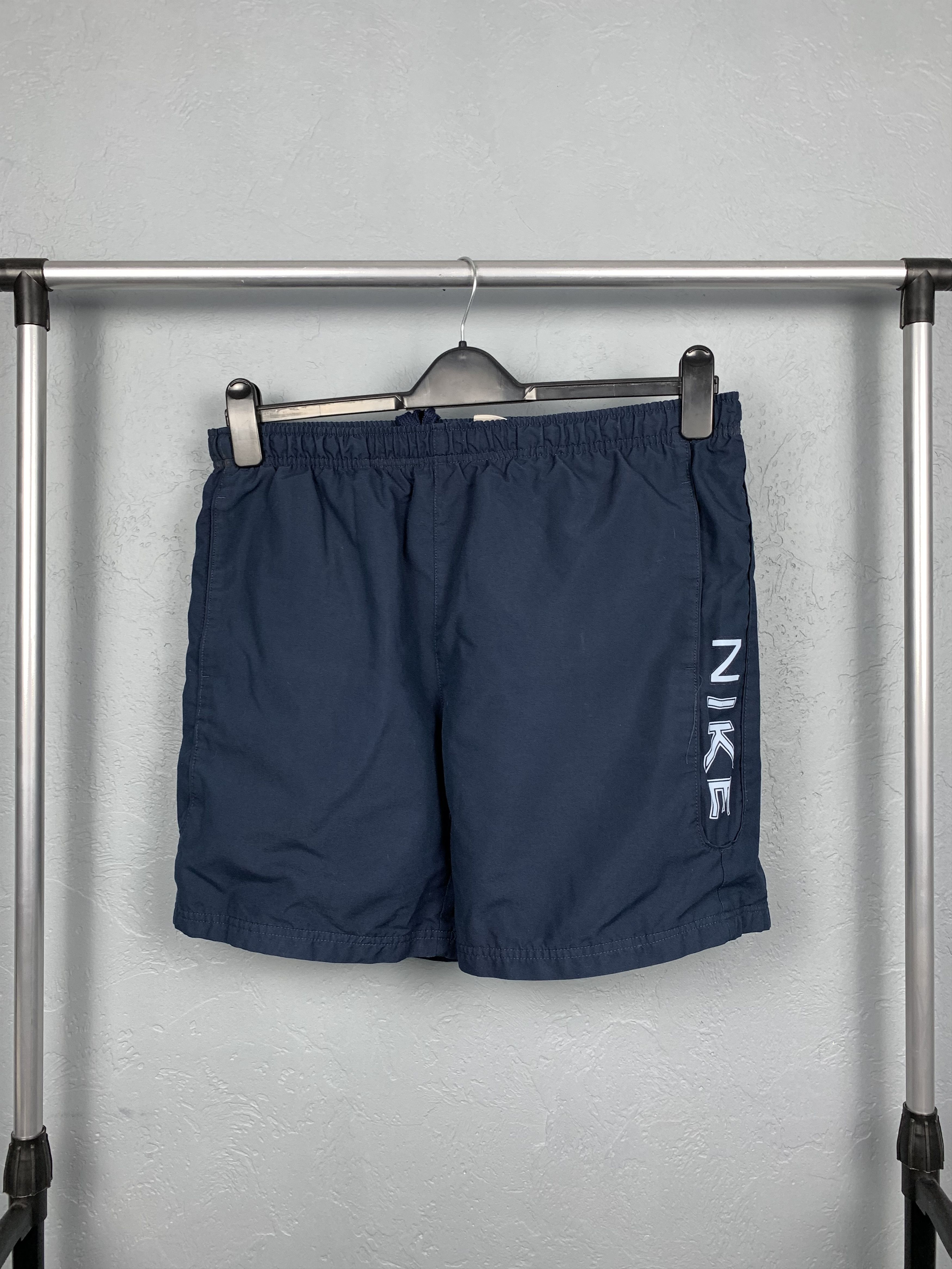 Nike Vintage Nike Mens Nylon Shorts Y2K Size US 32 / EU 48 - 1 Thumbnail