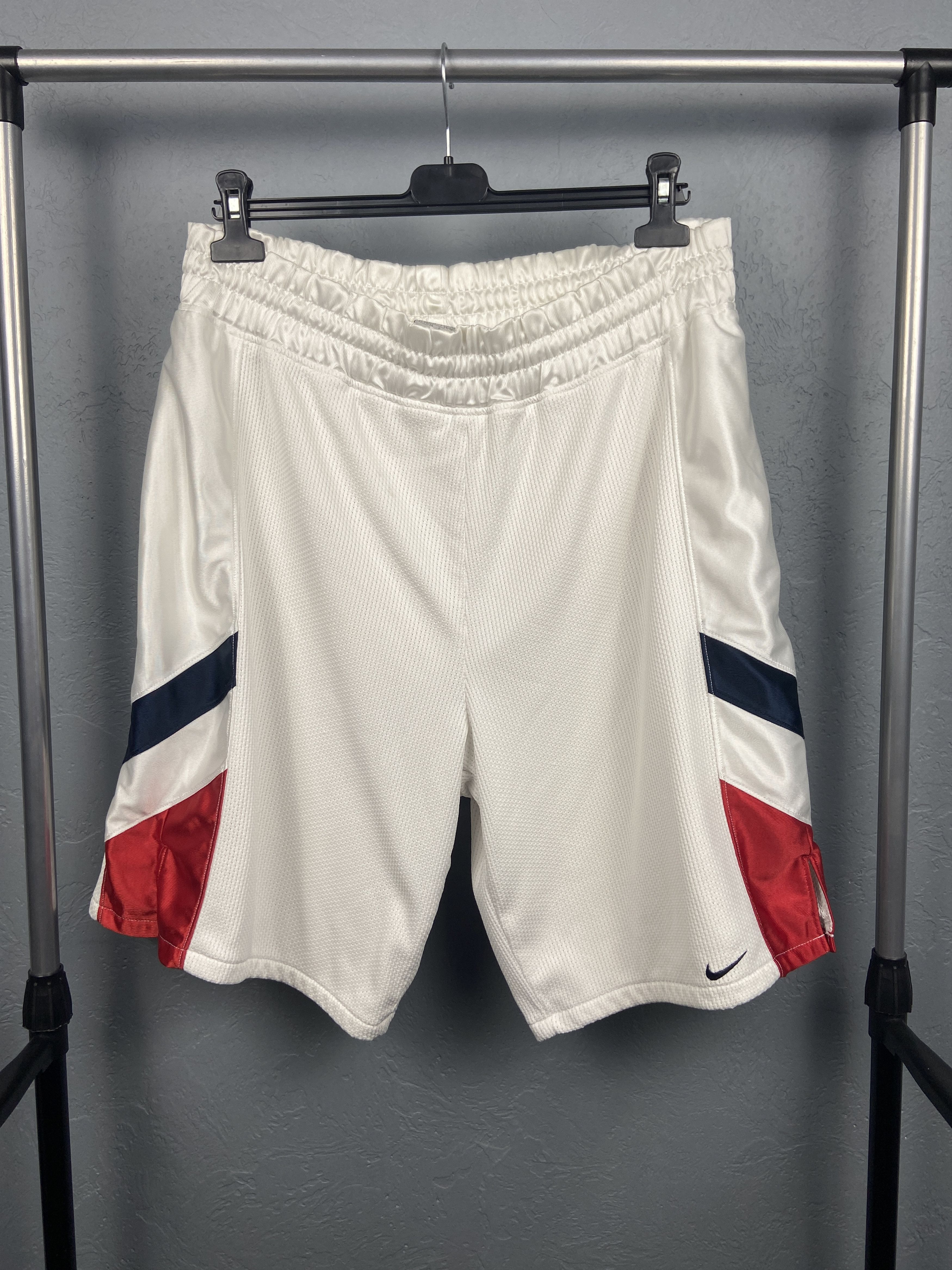 Nike Vintage Nike Basketball Mens Shorts Y2K Size US 34 / EU 50 - 1 Thumbnail