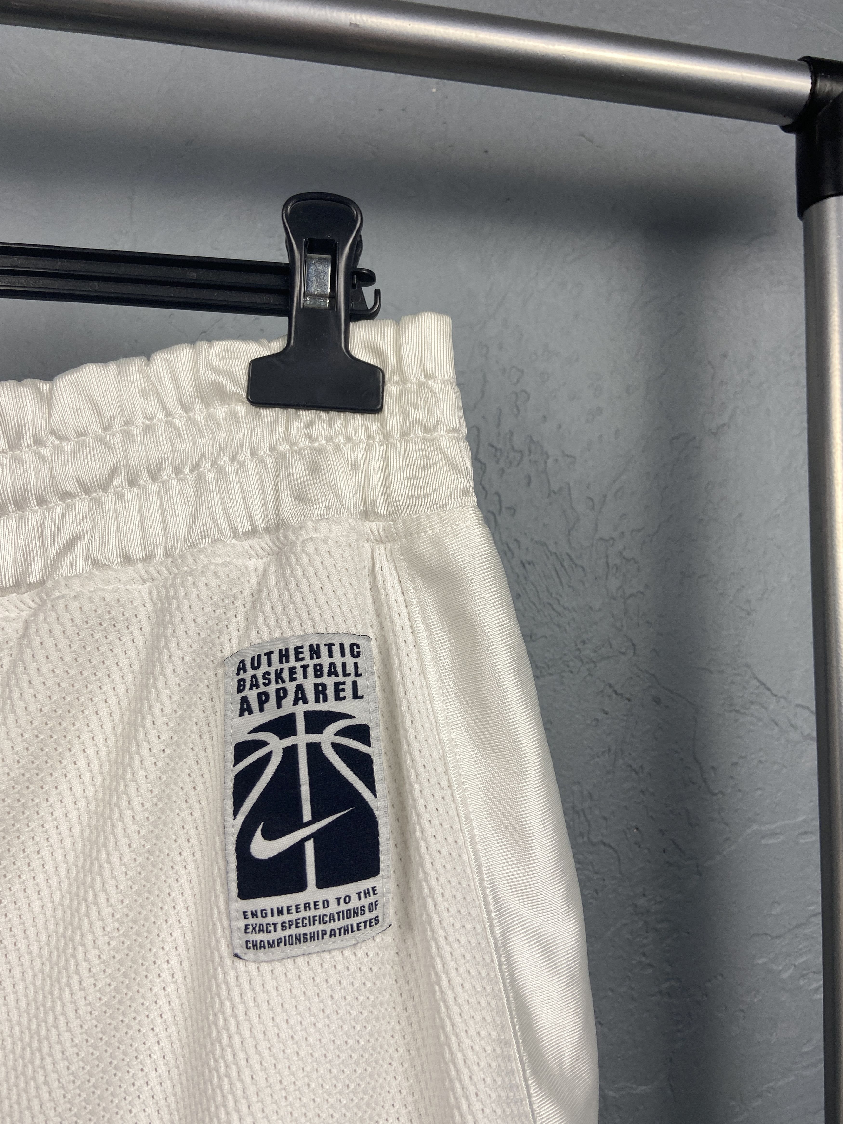 Nike Vintage Nike Basketball Mens Shorts Y2K Size US 34 / EU 50 - 5 Thumbnail