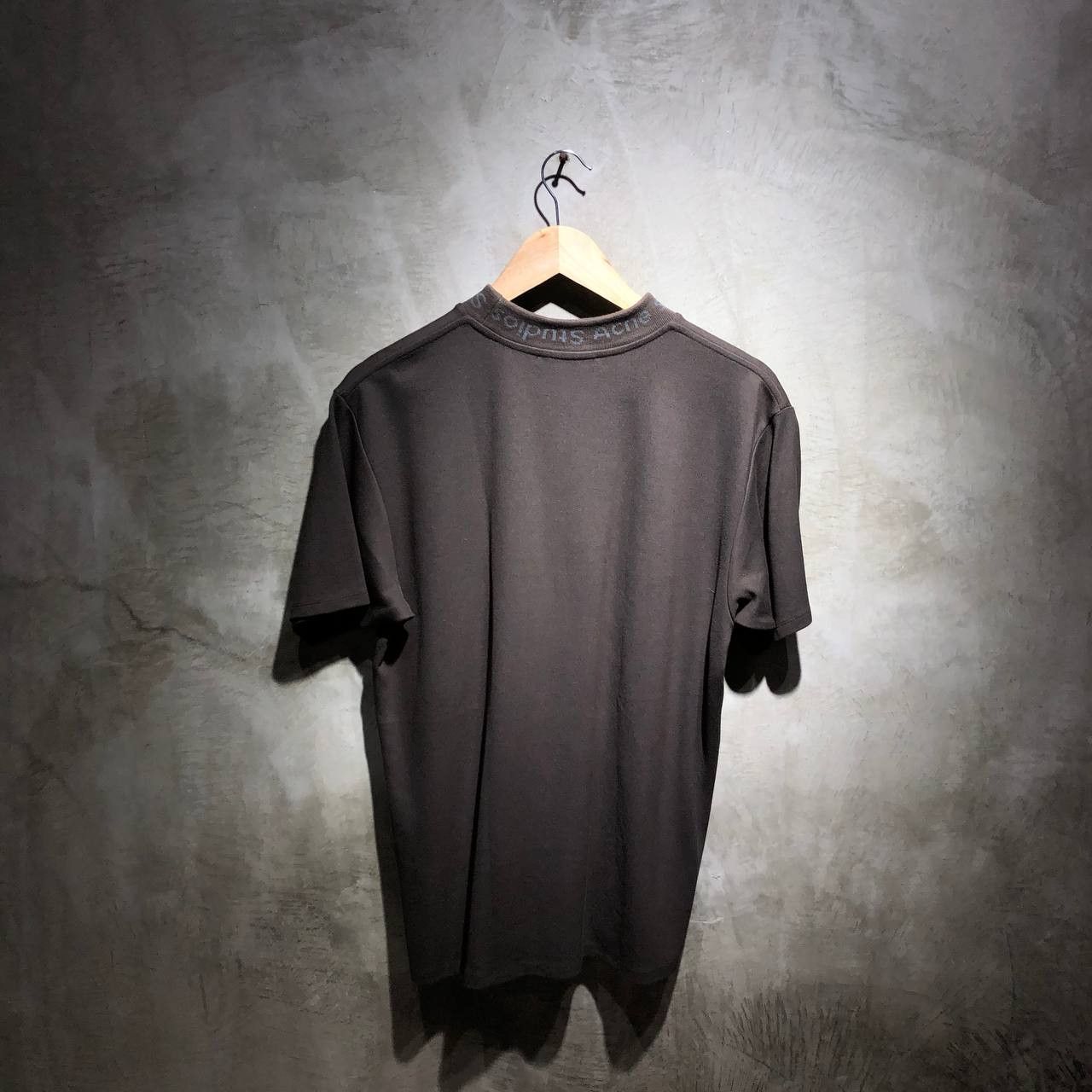 Acne Studios Acne Studios Logo neck tee Size US M / EU 48-50 / 2 - 3 Thumbnail