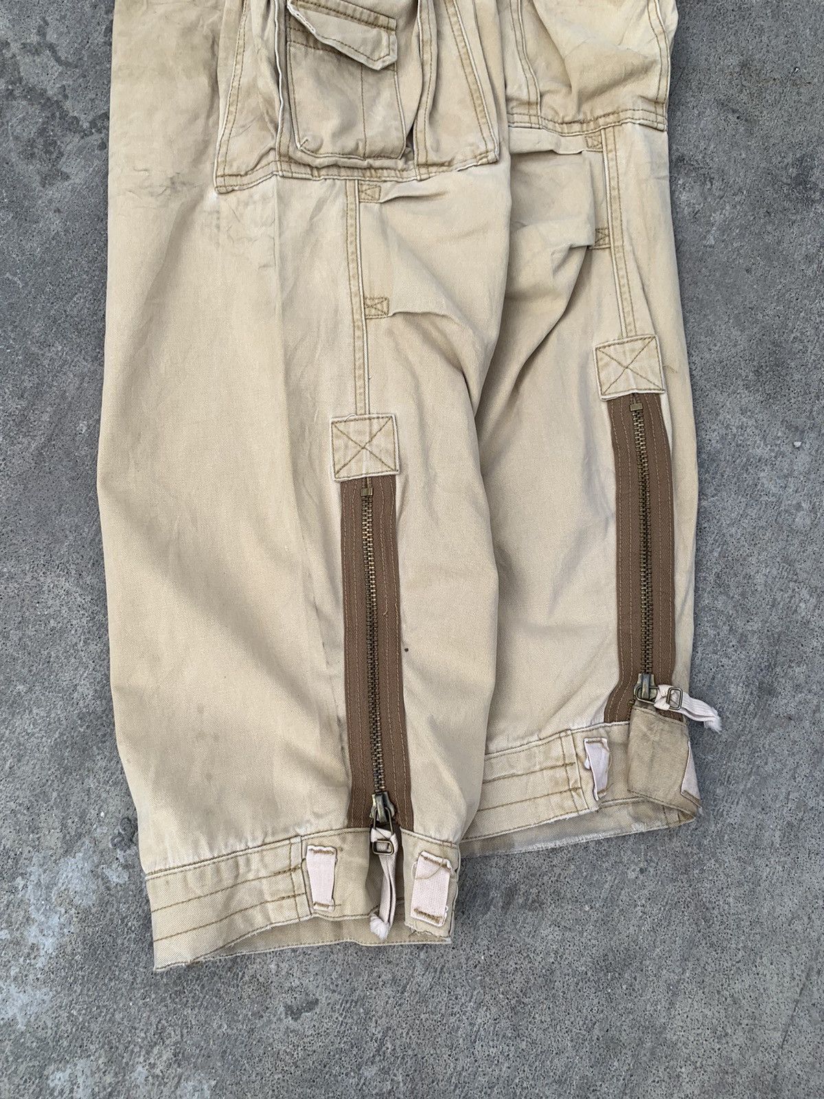 Japanese Brand Tom & ashley tactical multipocket bondage cargo zipper pants Size US 34 / EU 50 - 12 Thumbnail
