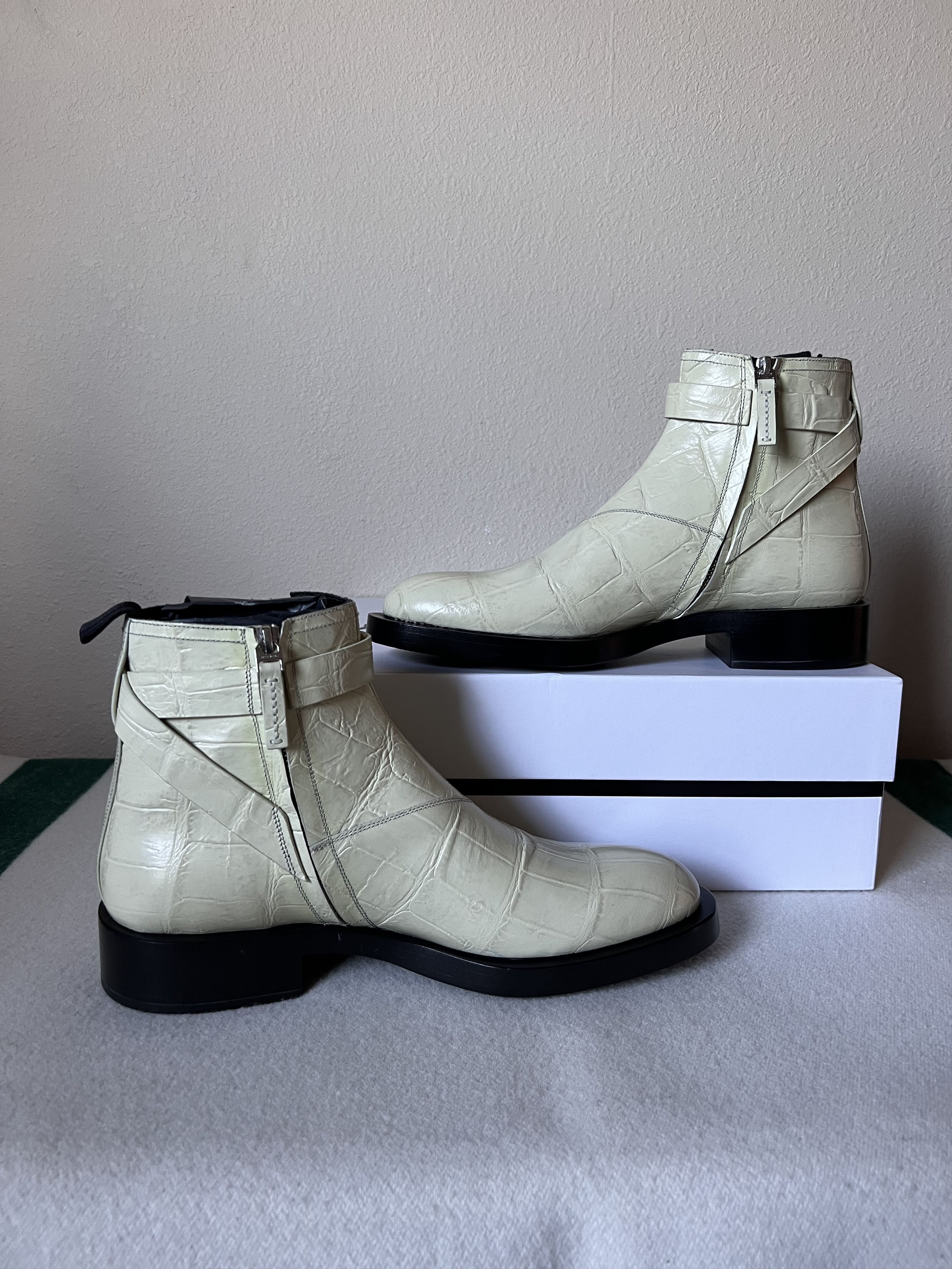 Givenchy Givenchy Lock Leather Ankle Boots in Off White Size US 10 / EU 43 - 3 Thumbnail