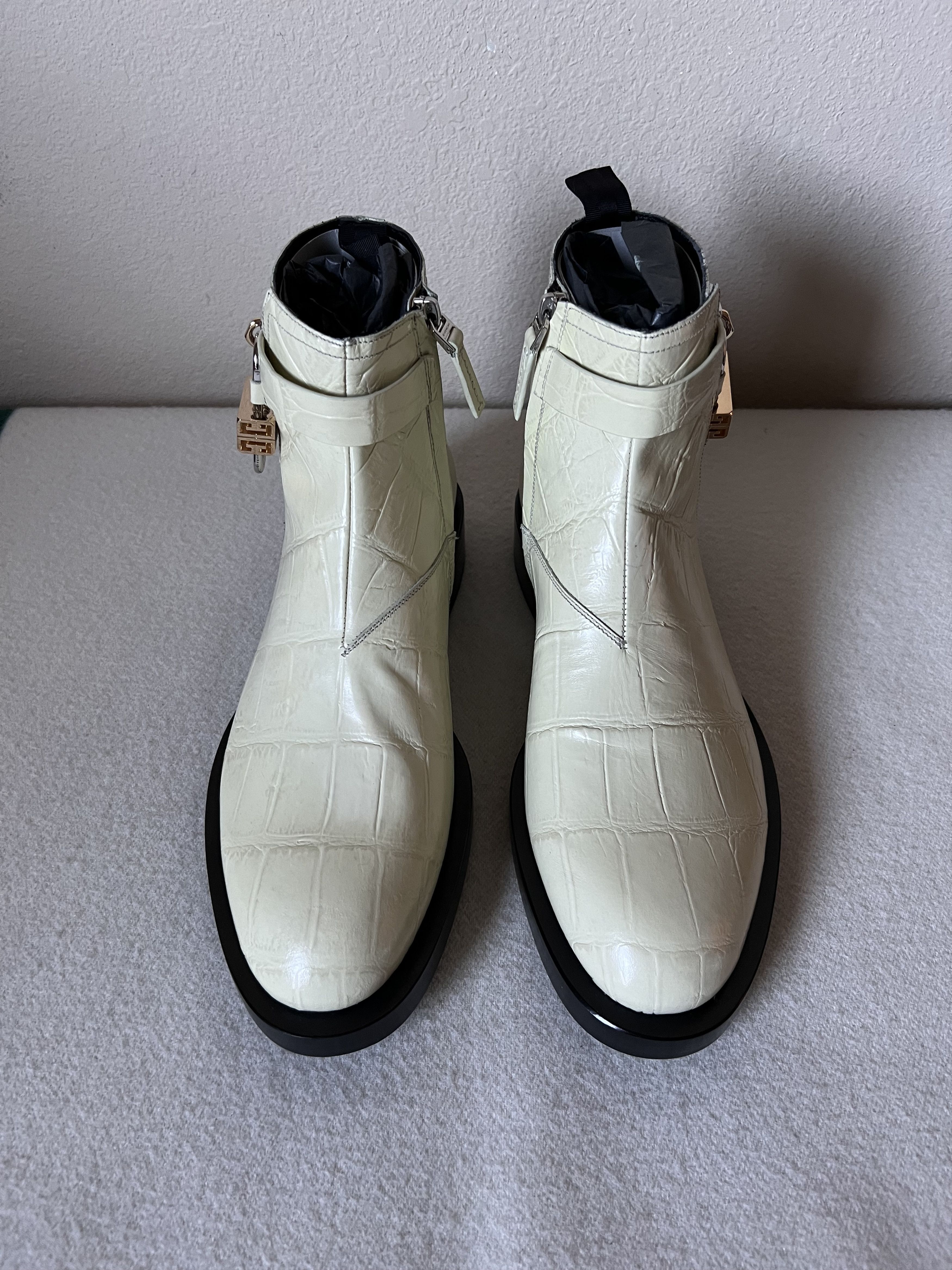Givenchy Givenchy Lock Leather Ankle Boots in Off White Size US 10 / EU 43 - 7 Thumbnail