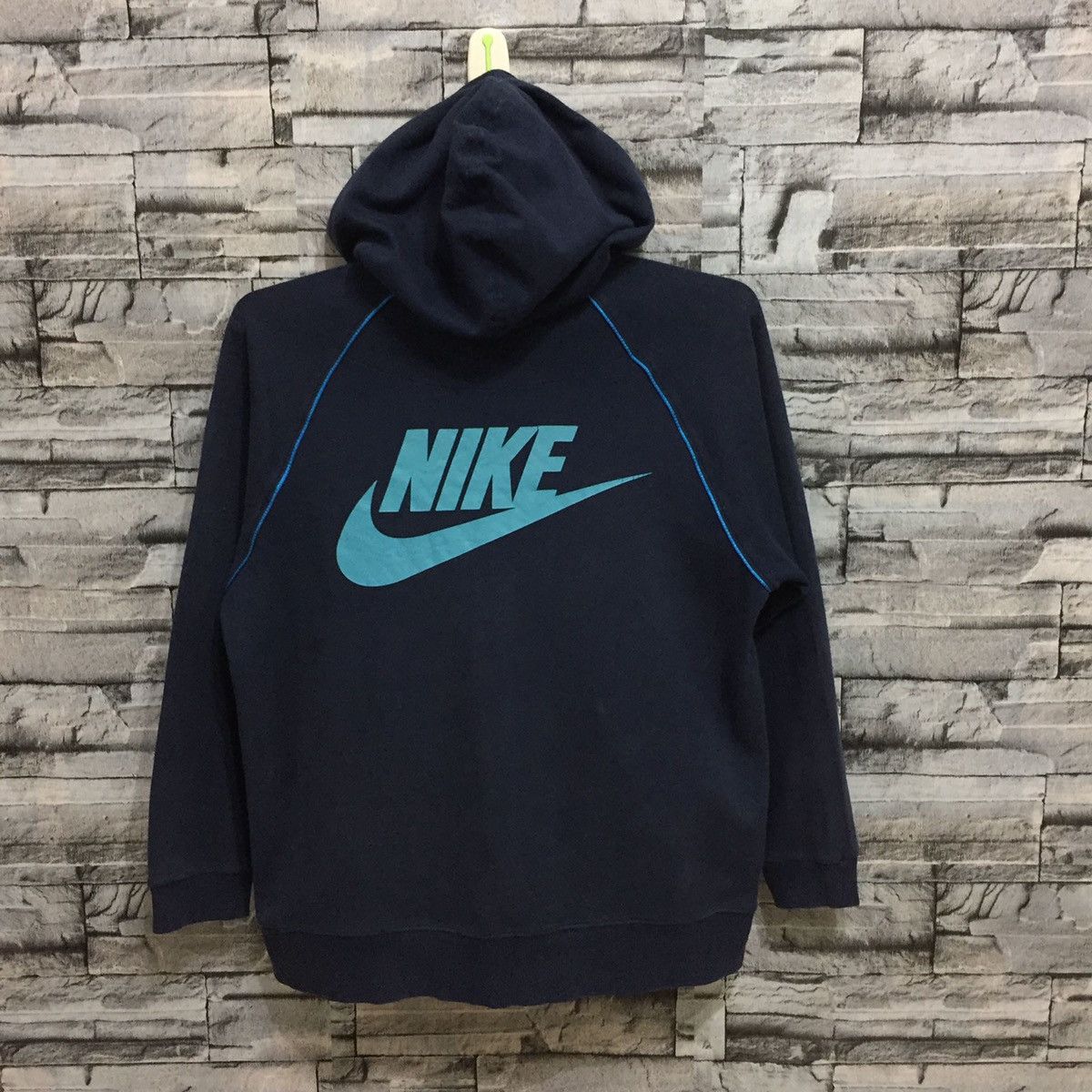 Nike Vintage Nike hoodie big logo design size 150 fit M Size US M / EU 48-50 / 2 - 2 Thumbnail