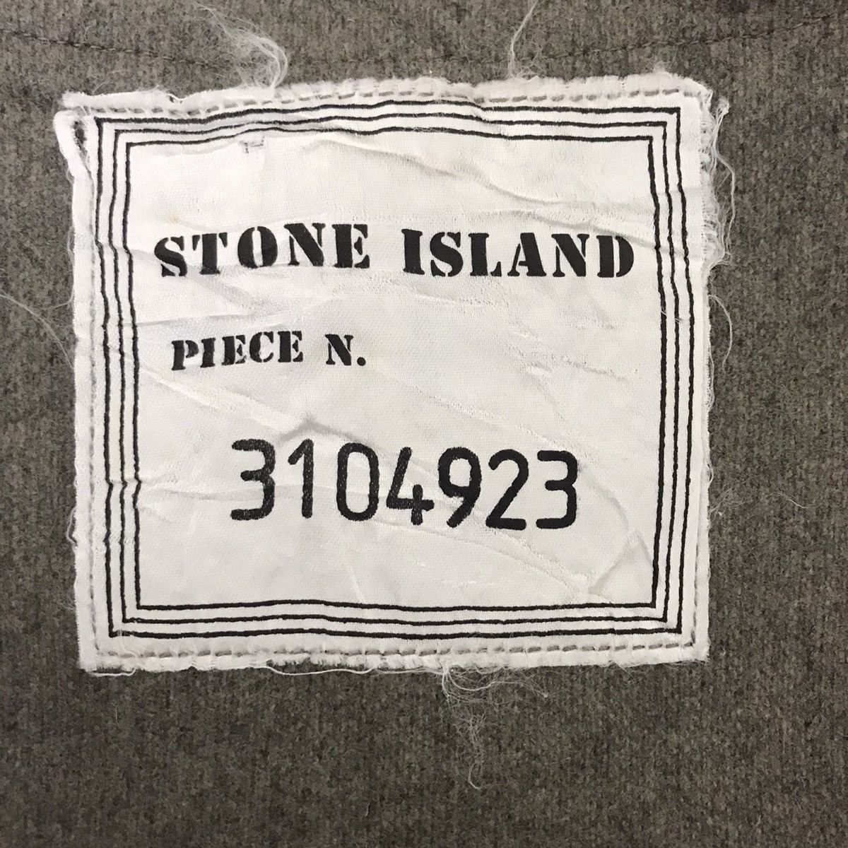 Stone Island STONE ISLAND PATCH Piece No. 3104923 Inner Wool Zipper Size US L / EU 52-54 / 3 - 2 Thumbnail