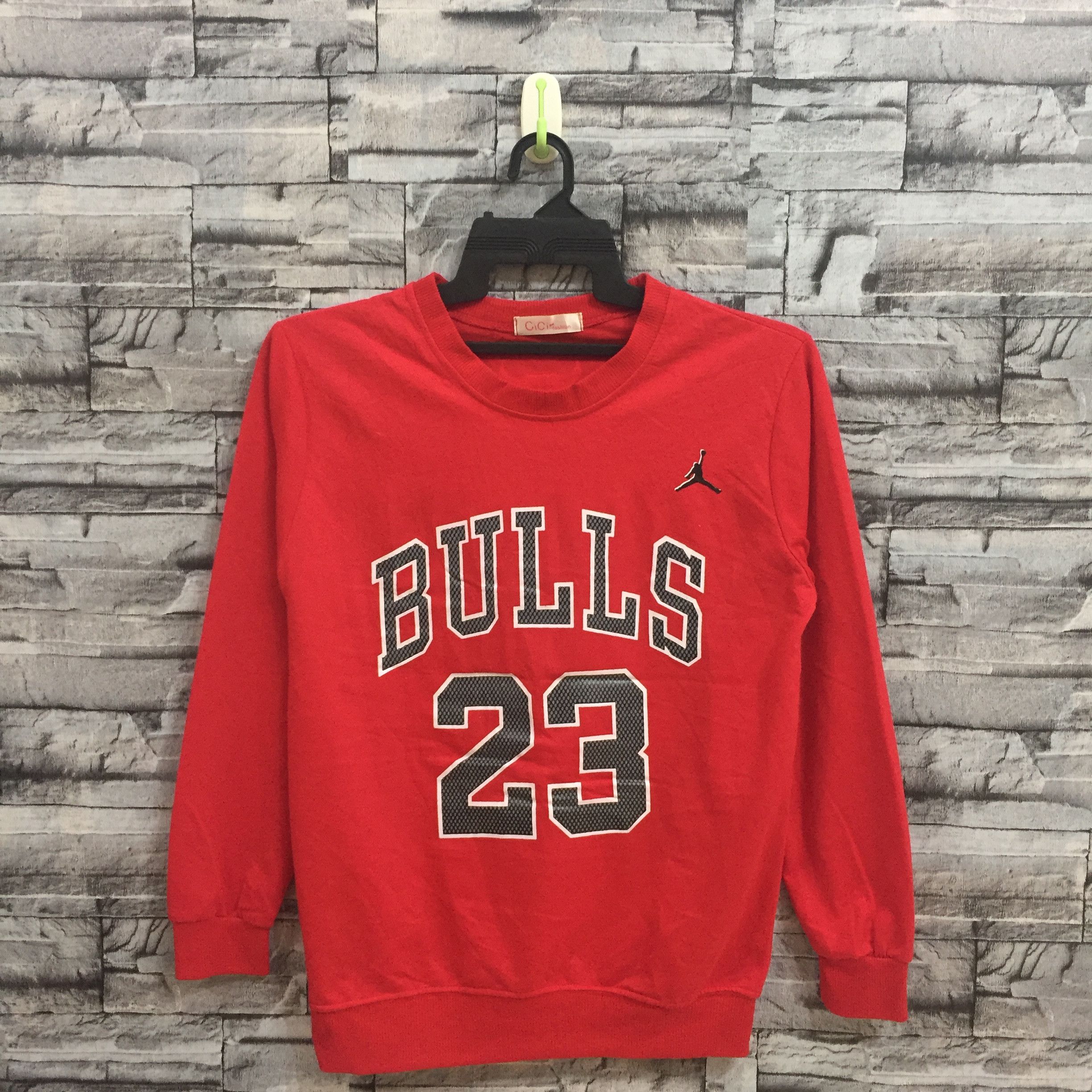 Jordan Brand Jordan Bulls Big logo sweatshirt fits M red Size US M / EU 48-50 / 2 - 1 Thumbnail