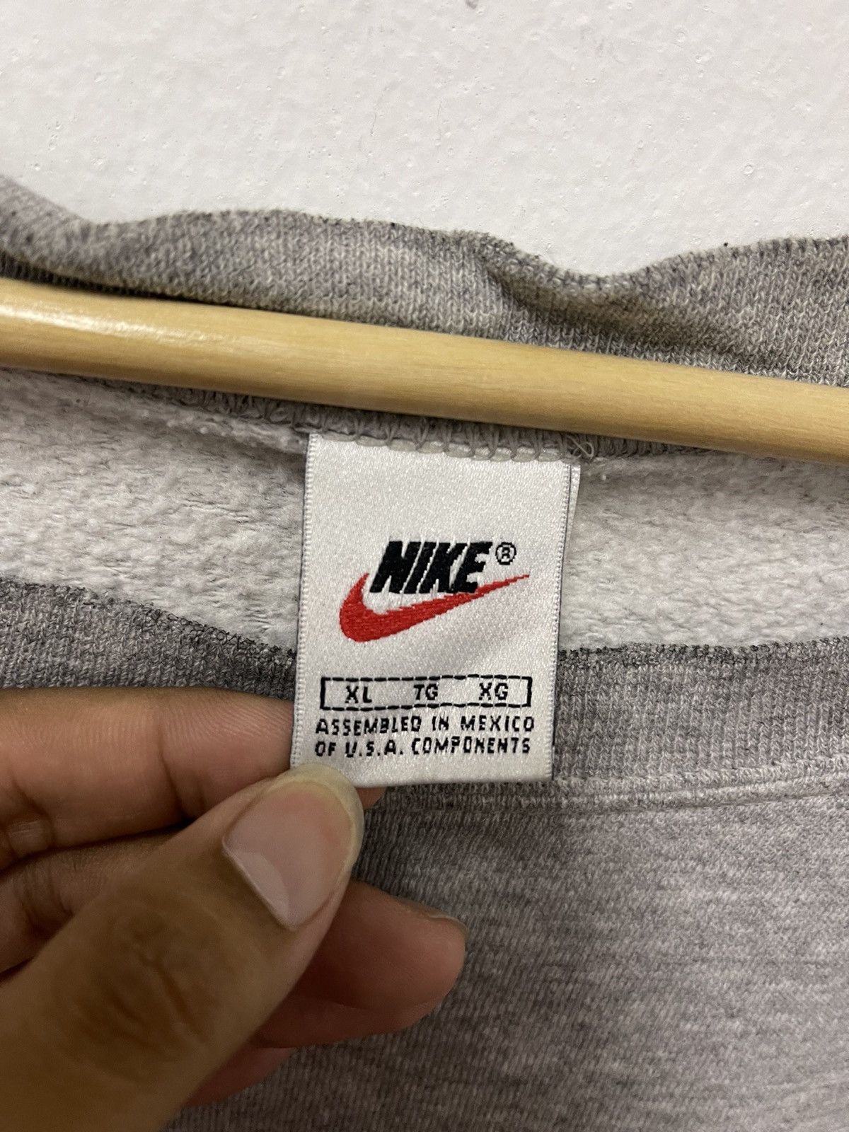Nike × Vintage Vintage Nike Swoosh Mini Logo Crewneck Sweatshirt Size US XL / EU 56 / 4 - 5 Thumbnail