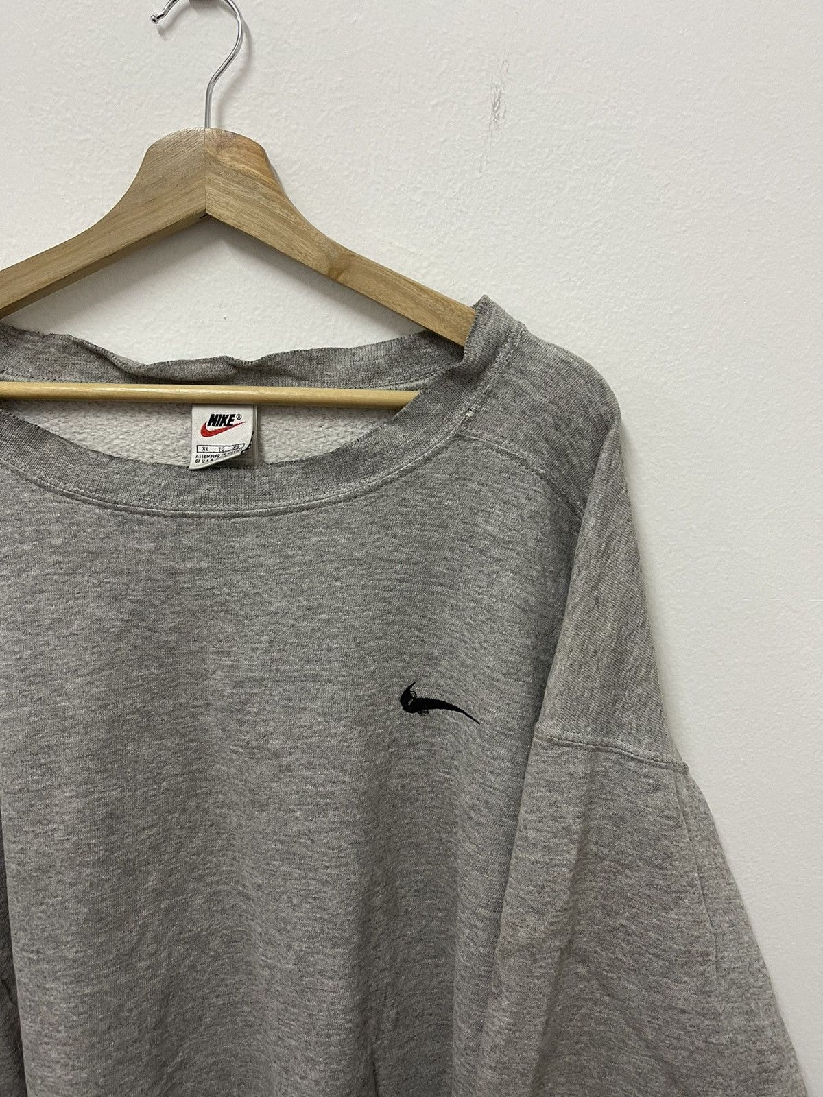 Nike × Vintage Vintage Nike Swoosh Mini Logo Crewneck Sweatshirt Size US XL / EU 56 / 4 - 2 Thumbnail