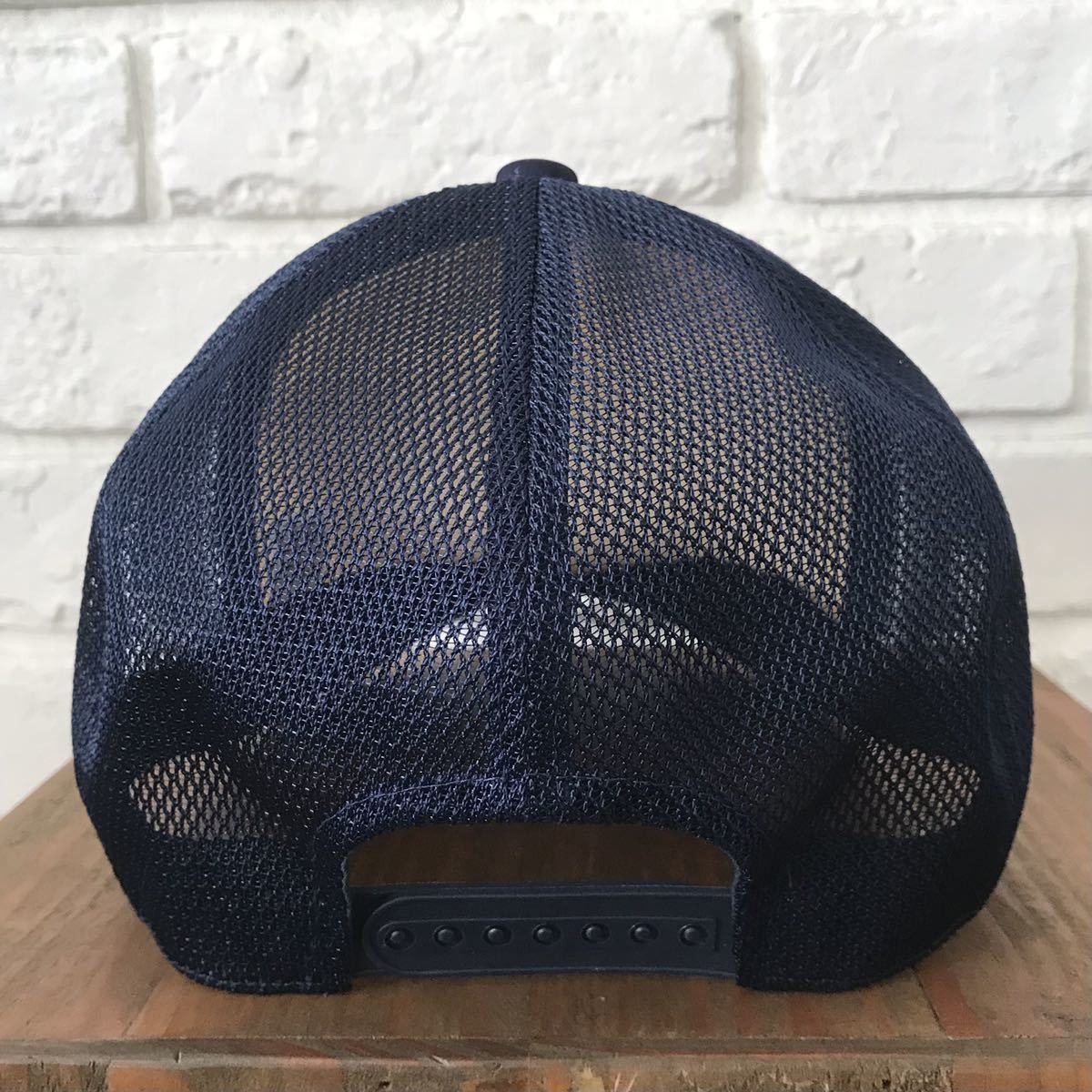 Bape × Swarovski BAPE KISS LOGO Swarovski trucker hat cap navy ape NIGO Size ONE SIZE - 4 Thumbnail