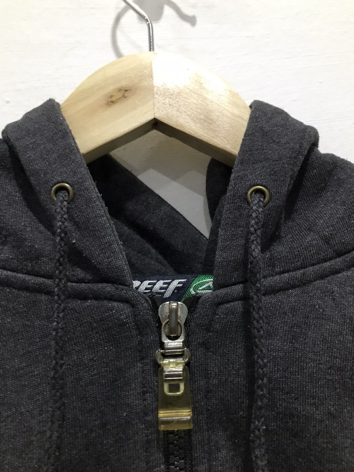 REEF Reef spell out zip up hooded sweatshirt Size US M / EU 48-50 / 2 - 10 Thumbnail