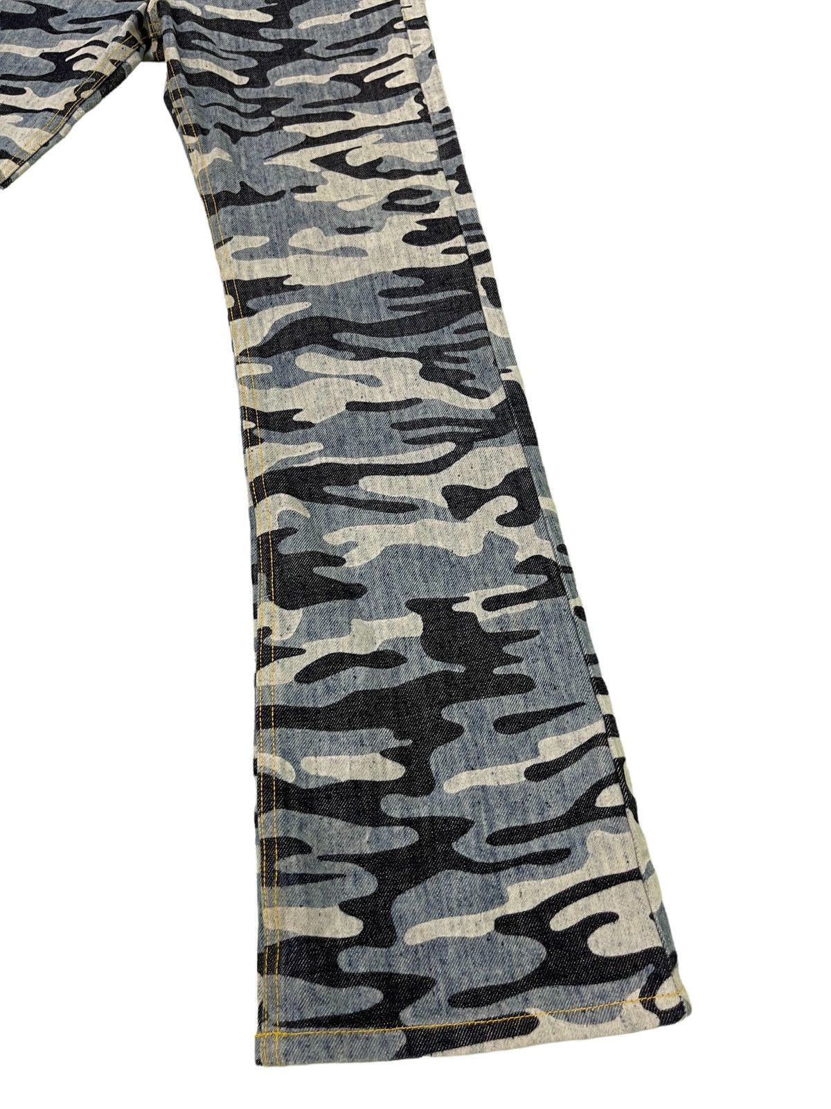 Hysteric Glamour Ozone Community 90s Camo Denim Slight Flare 7🟦 Size US 27 - 4 Thumbnail