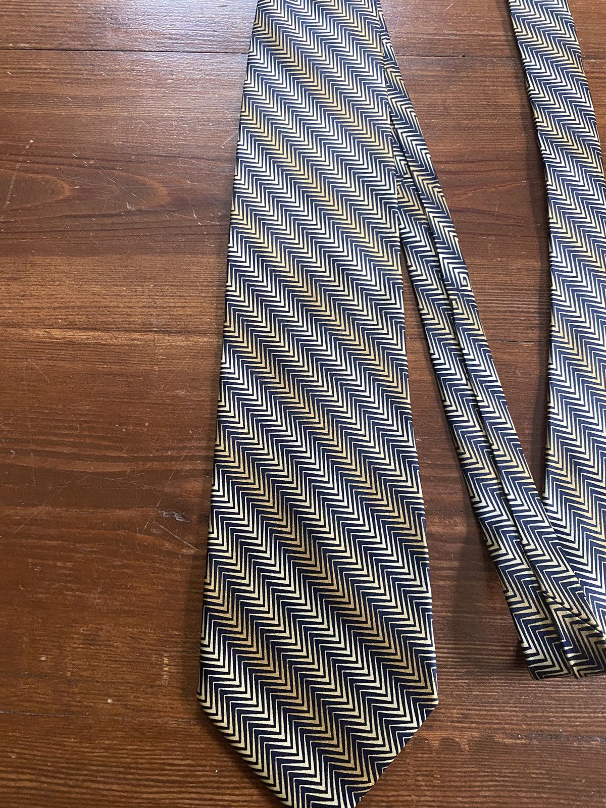 Vintage Vintage 80’s Di Moggio Zig Zag Pattern Silk Tie Size ONE SIZE - 2 Thumbnail