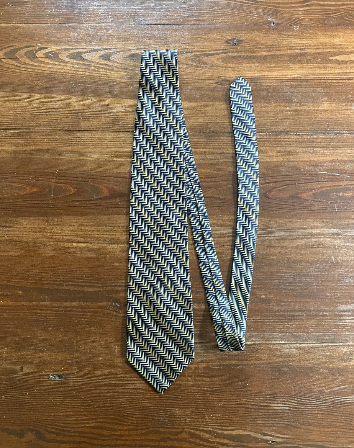 Vintage Vintage 80’s Di Moggio Zig Zag Pattern Silk Tie Size ONE SIZE - 1 Thumbnail