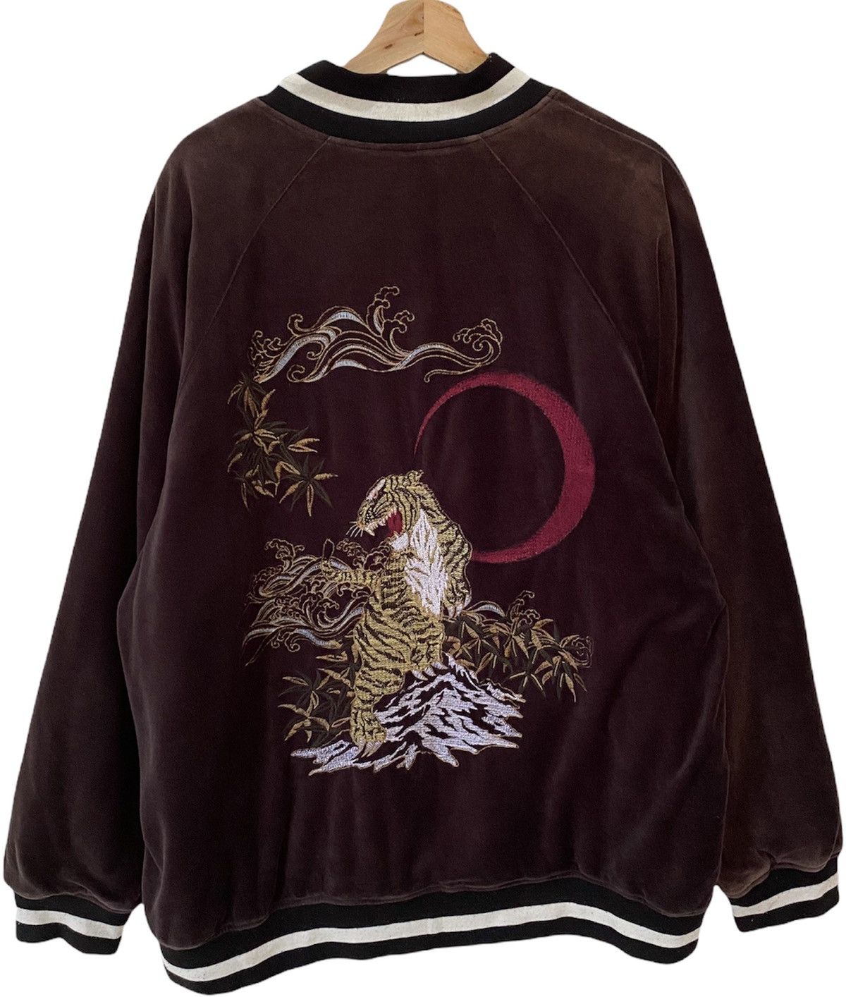 Japanese Brand 🔥VINTAGE SUKAJAN VELVET TIGER EMBROIDERY SOUVENIR JACKET Size US XXL / EU 58 / 5 - 3 Thumbnail