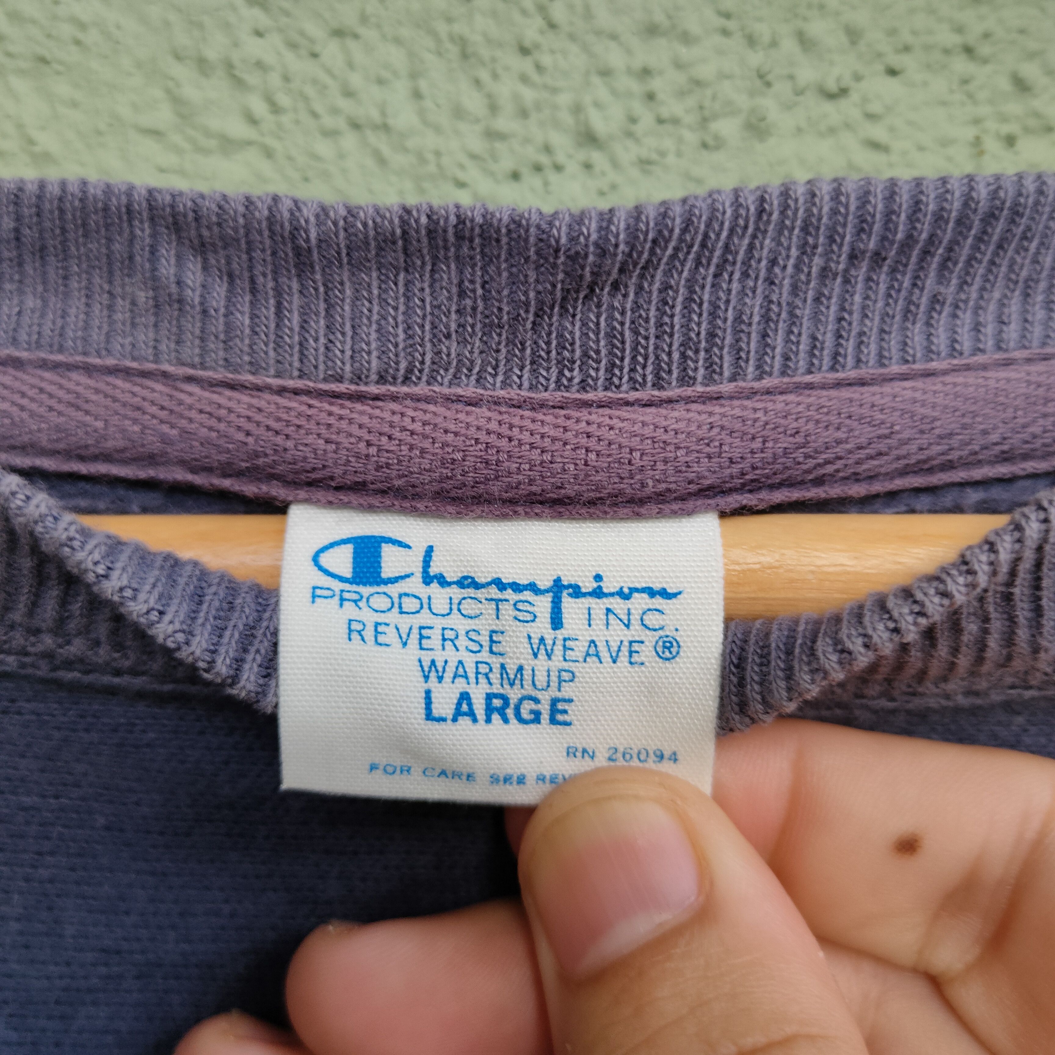 Champion Vintage Champion Reverse Wave Faded Sweatshirt Jumper Size US L / EU 52-54 / 3 - 6 Thumbnail