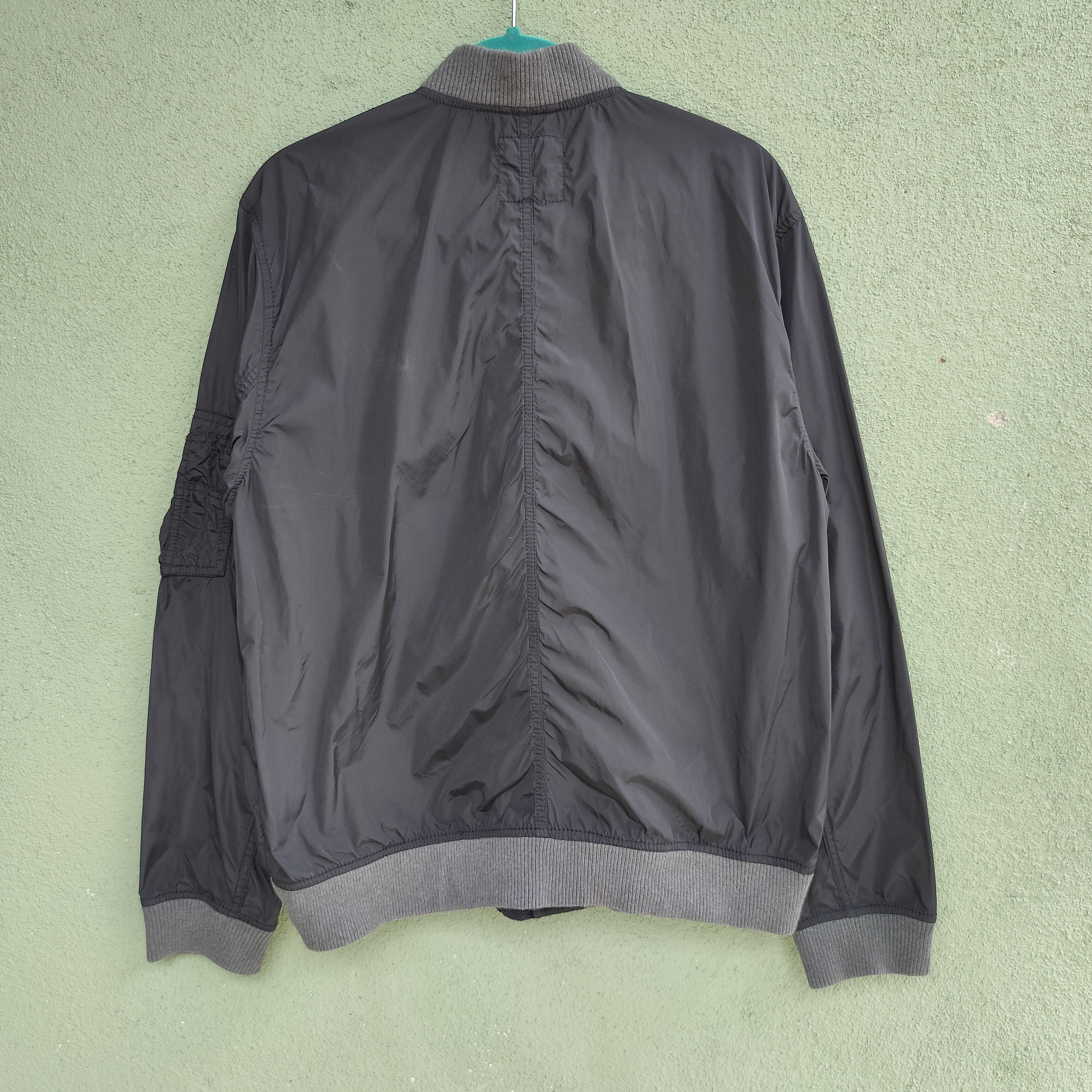Gap Vintage Gap Zipper Ups Nice Design Light Jacket Size US L / EU 52-54 / 3 - 12 Thumbnail