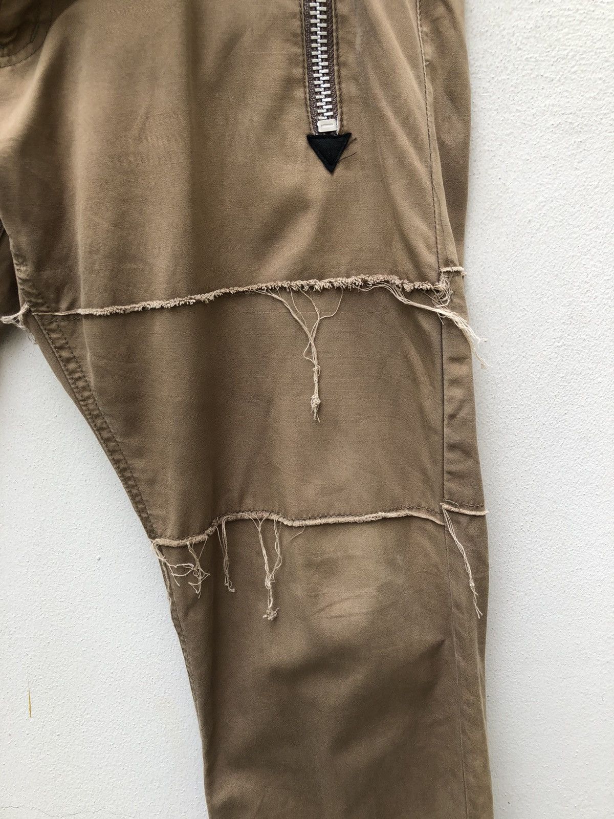 Vintage UNTOLD Japan Distressed Rips Khaki Cropped Trouser Pant Size US 31 - 13 Thumbnail
