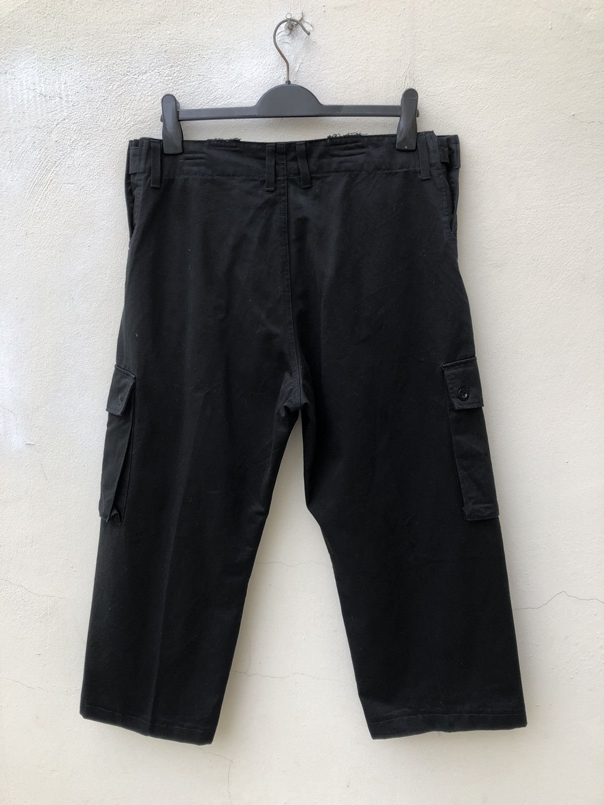 Japanese Brand Japan Brand Black Baggy Cargo Trouser Cropped Size US 32 / EU 48 - 6 Thumbnail