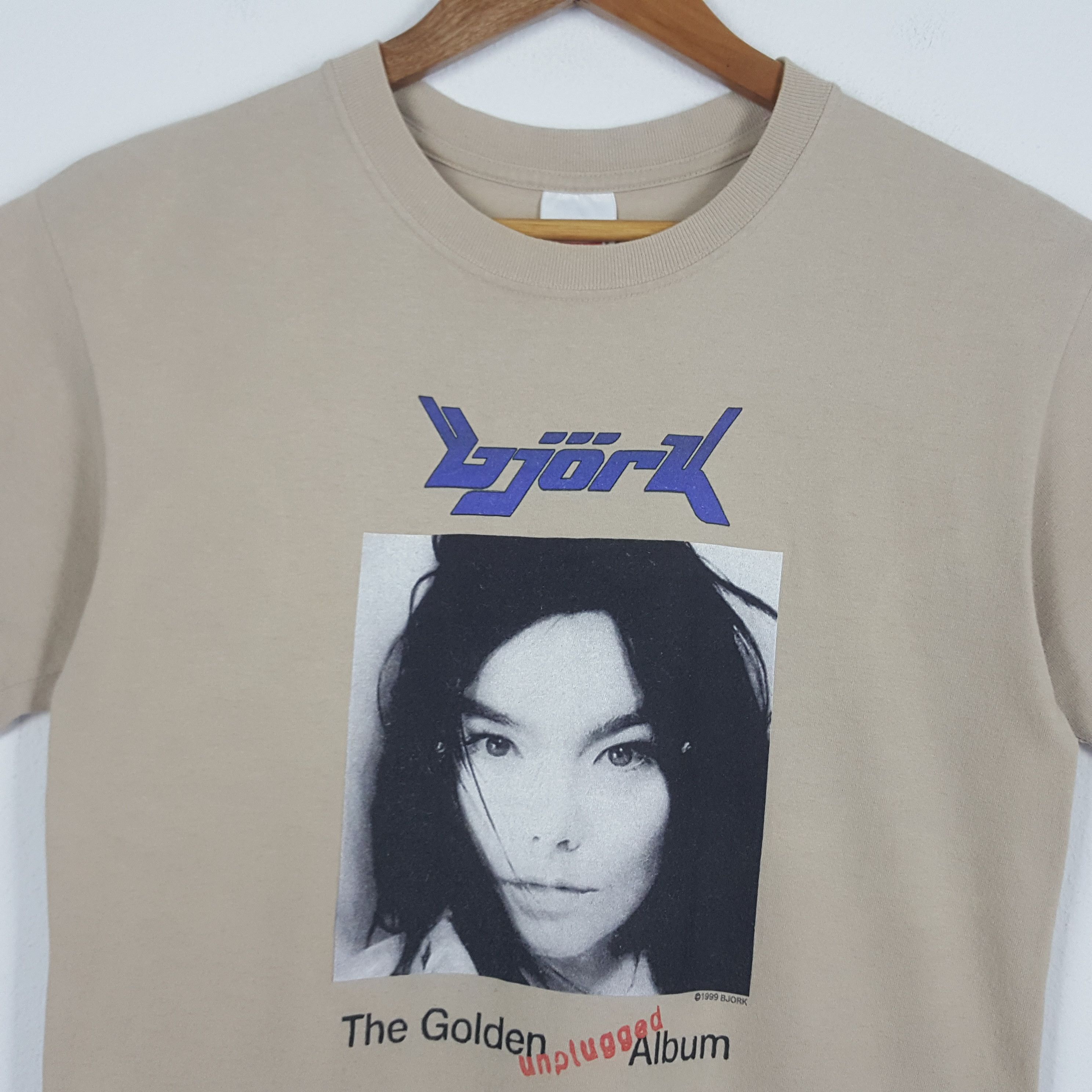 Band Tees × Vintage Vintage Björk Icelandic Singer Album Bruce Weber Photo Tees Size US M / EU 48-50 / 2 - 6 Thumbnail