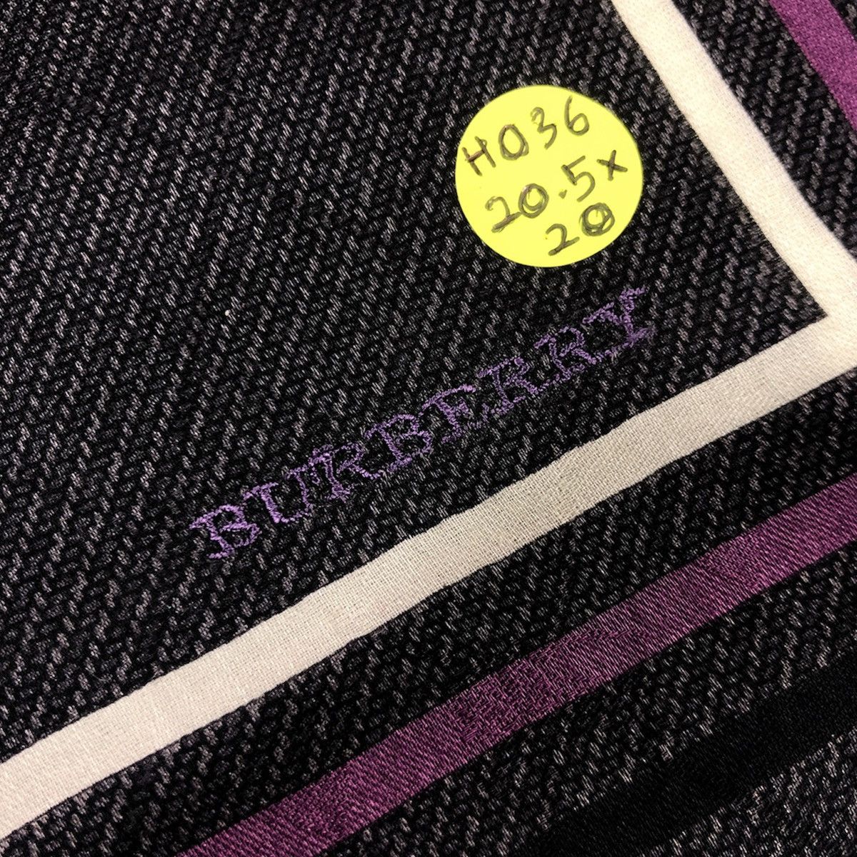 Burberry Burberrys Designer Handkerchief Pocketsquare Size ONE SIZE - 5 Thumbnail
