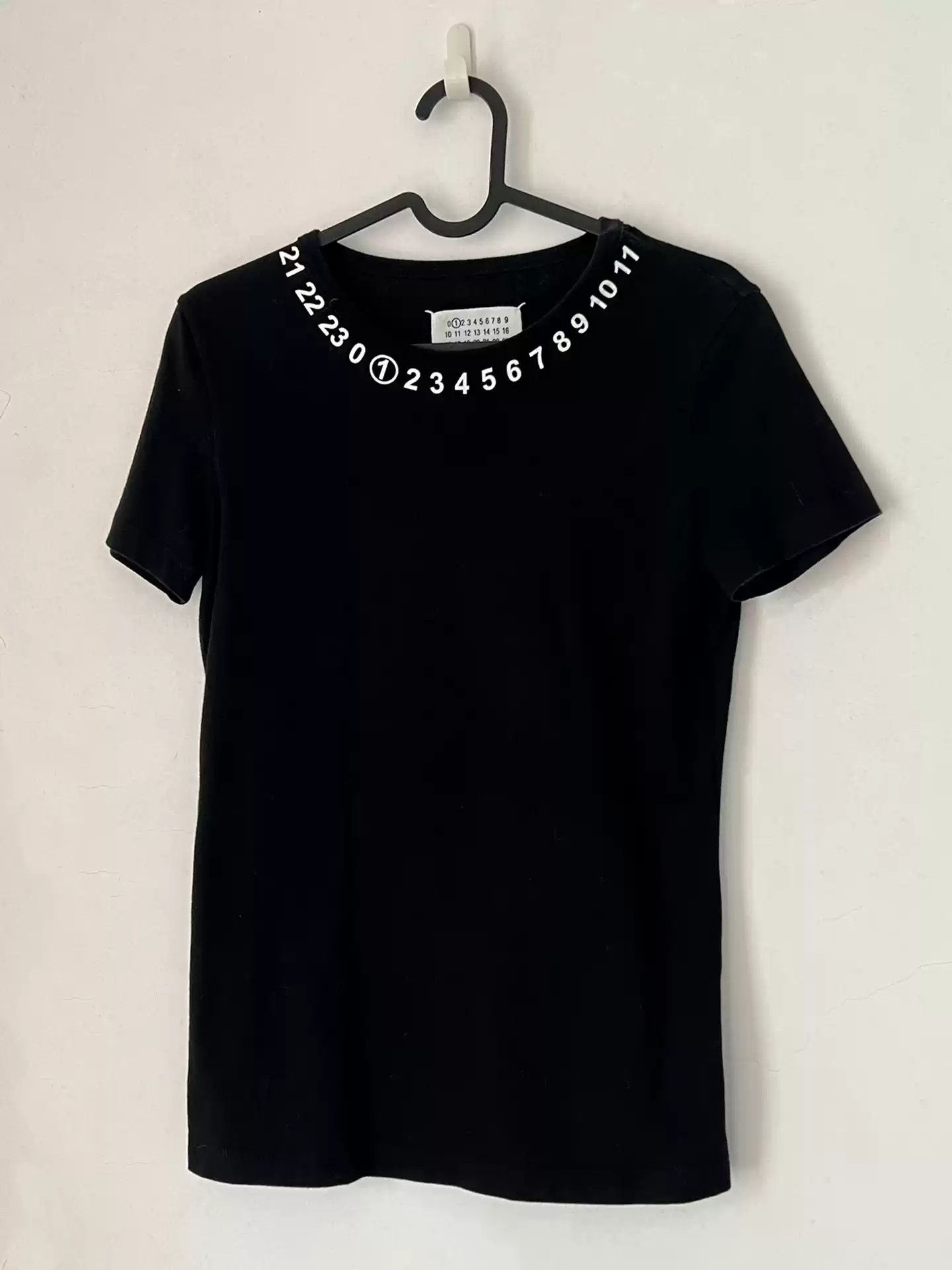 Maison Margiela Maison Margiela numbers bottom short sleeves Size US M / EU 48-50 / 2 - 1 Thumbnail