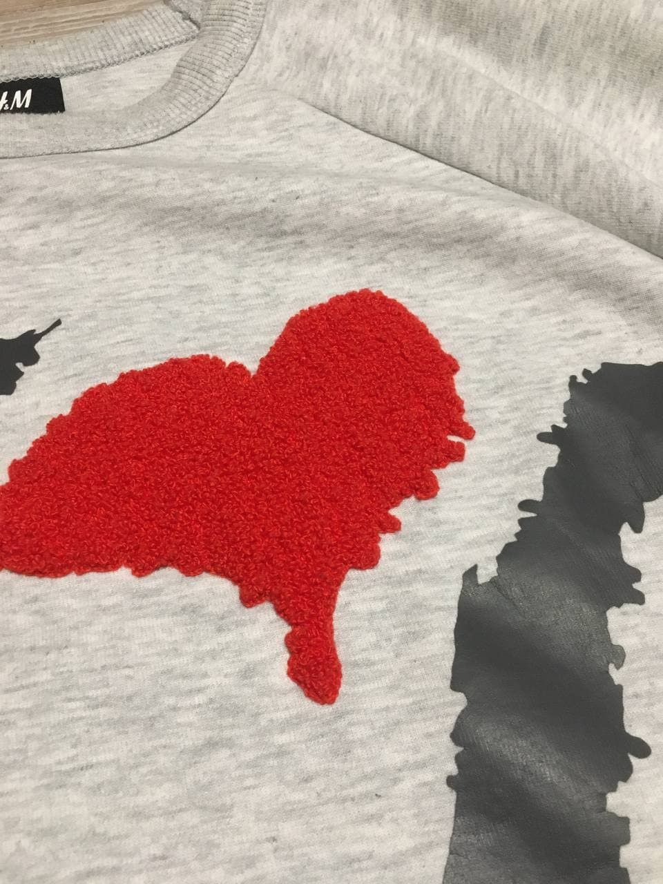 H&M The Weeknd x H&M XO Oversized Crewneck Sweatshirt heart Size US M / EU 48-50 / 2 - 3 Thumbnail