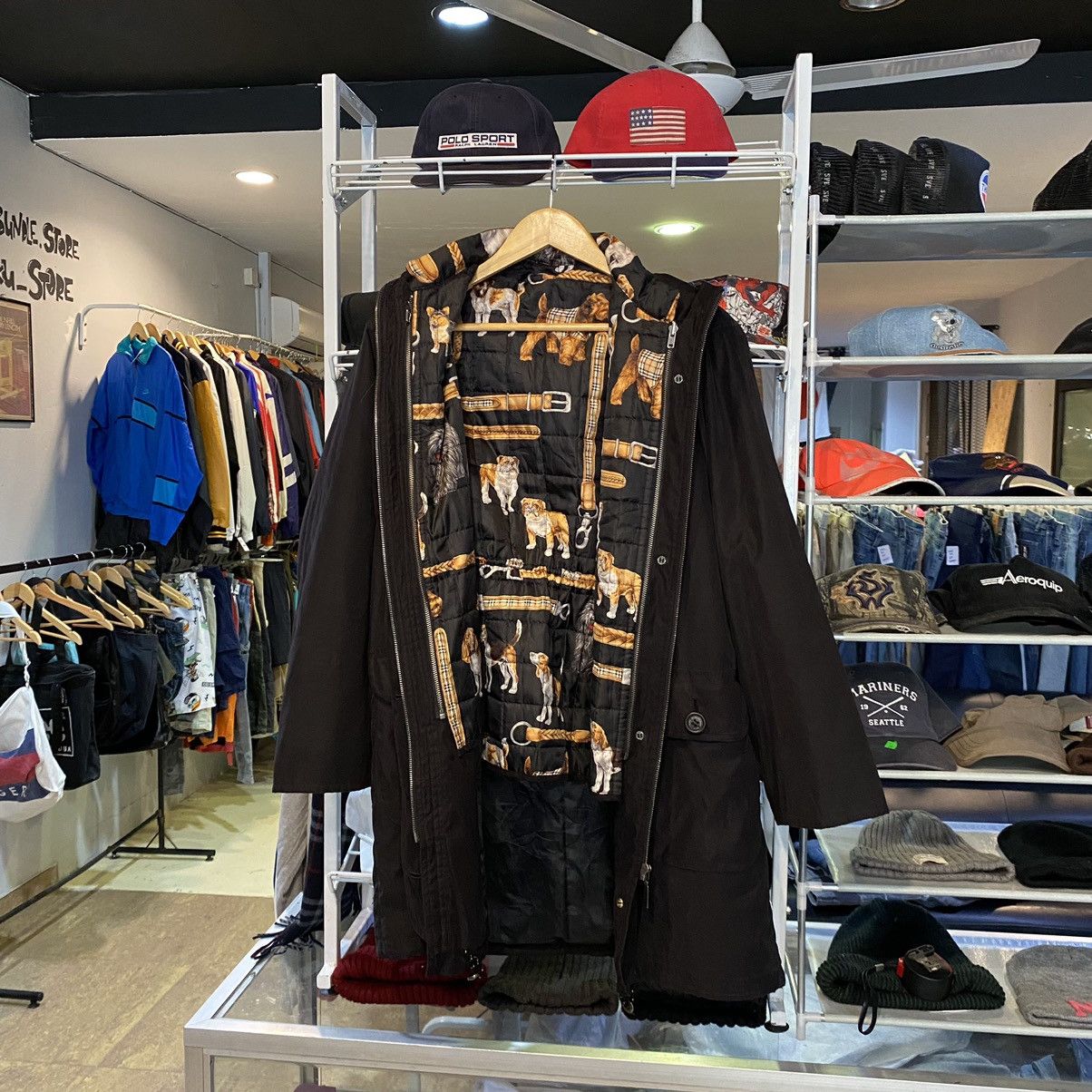 Burberry VERY RARE‼️Burberry London Dogs Trench Coats LIKE NEW Size US L / EU 52-54 / 3 - 1 Thumbnail