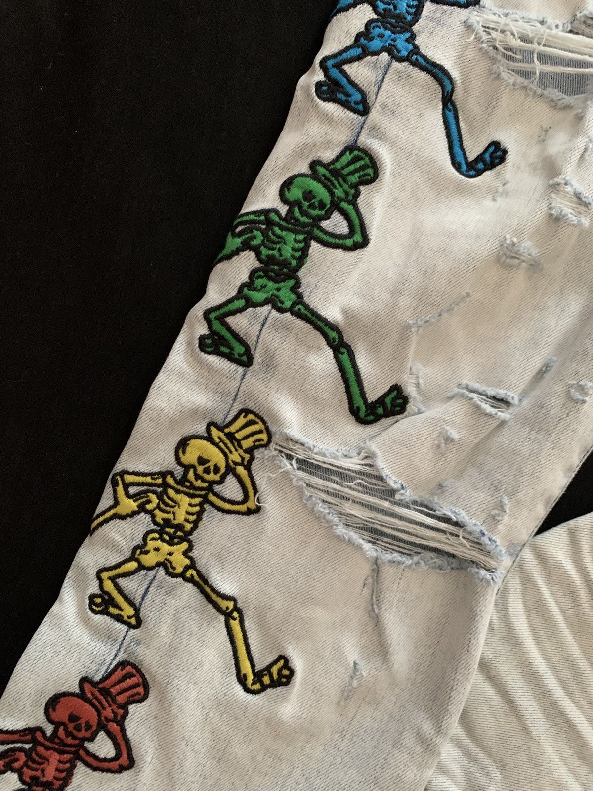 Amiri × Grateful Dead Amiri Grateful Dead Skinny Fit Embroidered Distressed Jeans Size US 30 / EU 46 - 2 Thumbnail