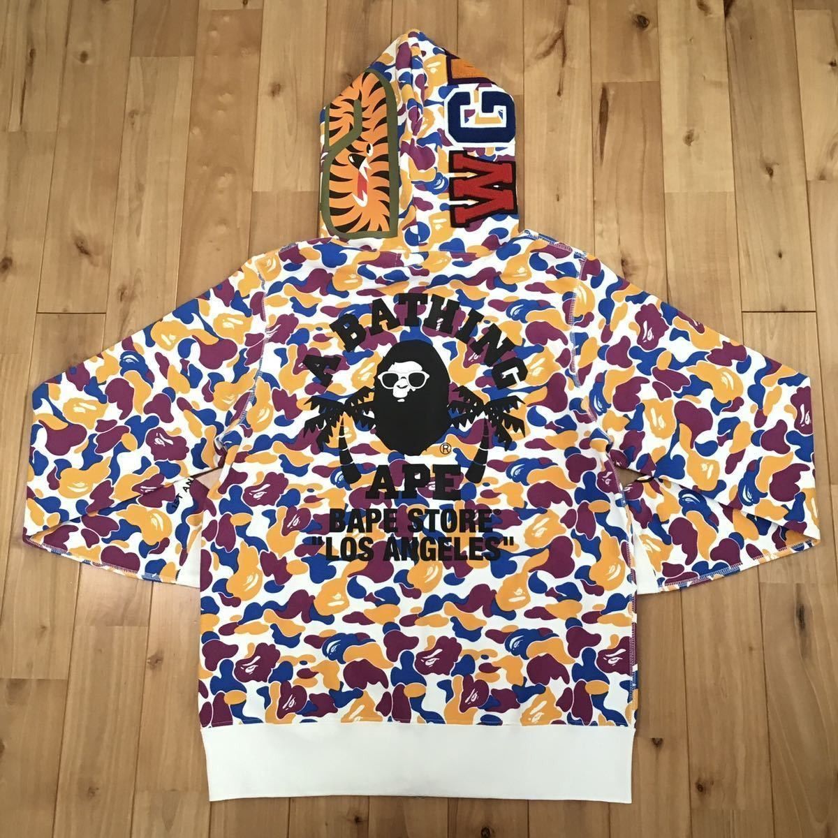 Bape 🔥LA limited color camo🔥 Shark full zip hoodie BAPE camo Size US L / EU 52-54 / 3 - 2 Thumbnail