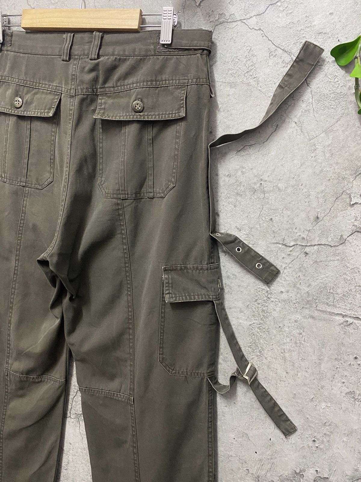 Le Grande Bleu (L.G.B.) Origialgears Japan Parachute Multi Pocket Baggy Cargo Pants Size US 32 / EU 48 - 12 Thumbnail