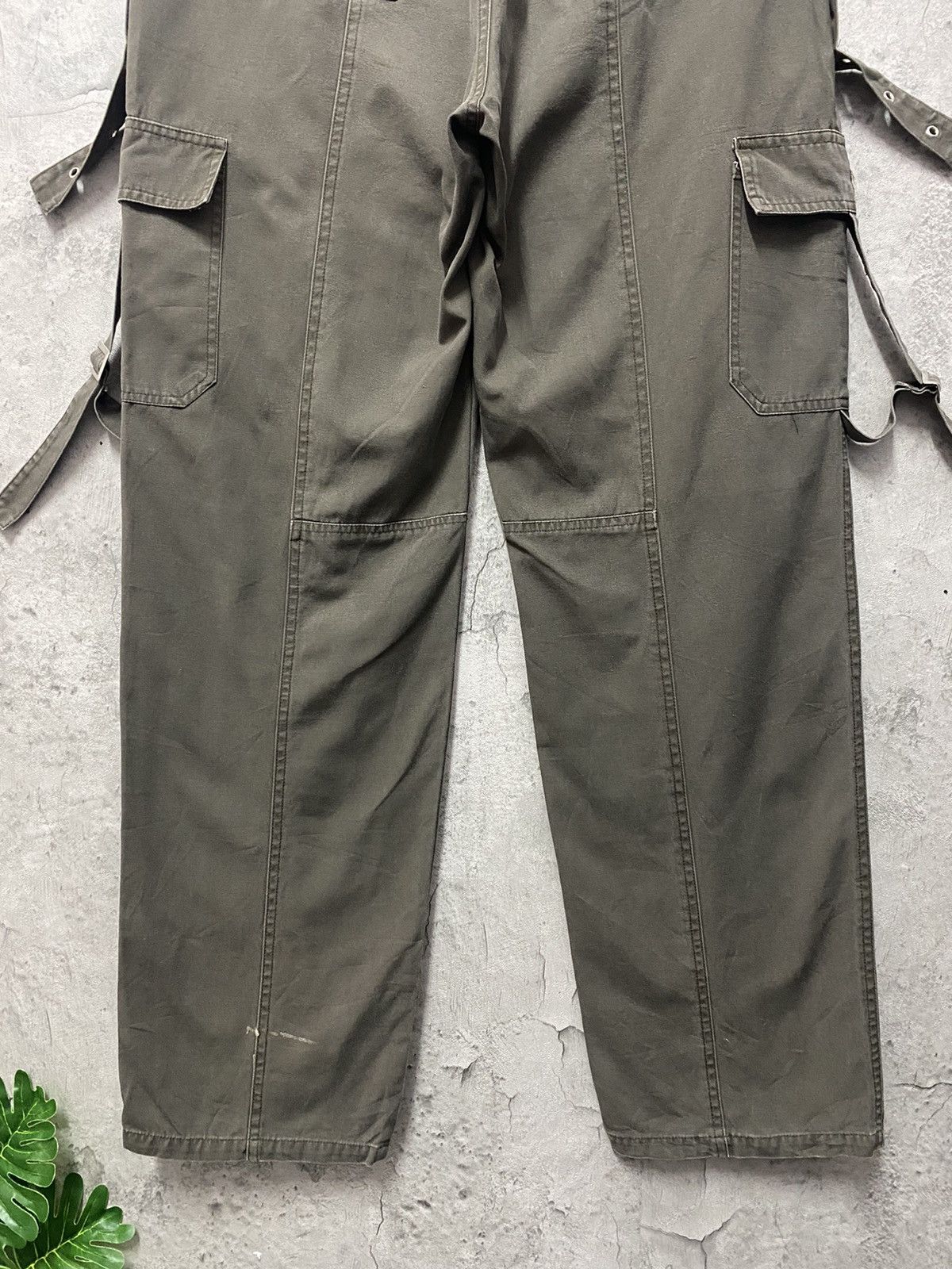 Le Grande Bleu (L.G.B.) Origialgears Japan Parachute Multi Pocket Baggy Cargo Pants Size US 32 / EU 48 - 14 Thumbnail