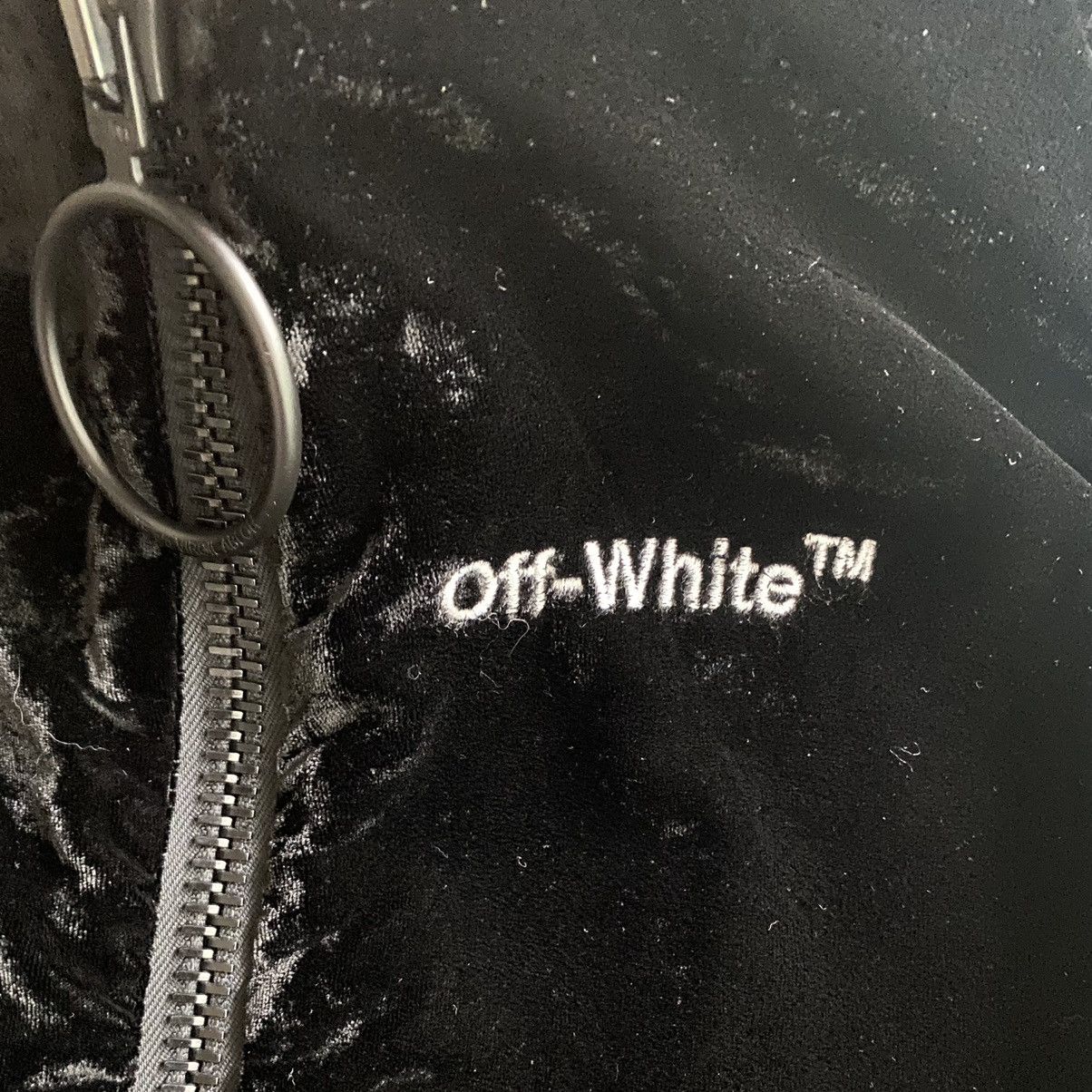 Off-White Fall 2017 Velour Cropped Bomber Jacket Size US S / EU 44-46 / 1 - 13 Thumbnail