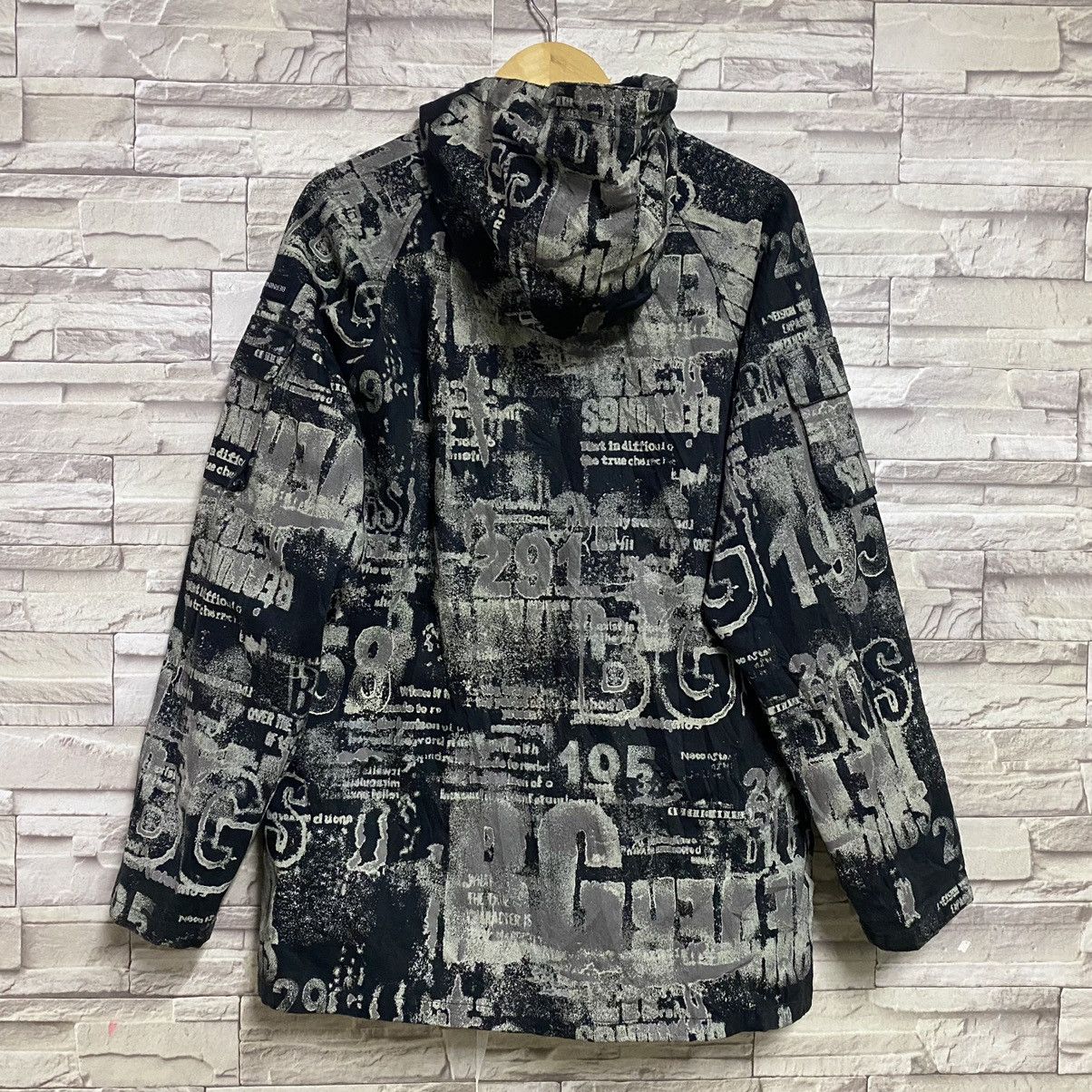 BERNINGS SHO 🇯🇵BERNING SHO Newspaper Printed Jacket Size US L / EU 52-54 / 3 - 11 Thumbnail