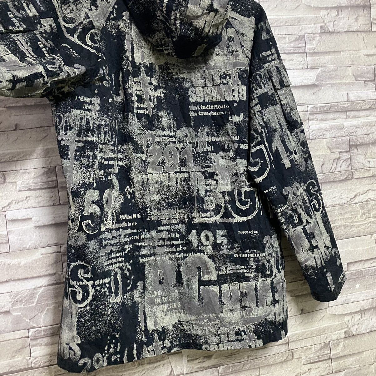BERNINGS SHO 🇯🇵BERNING SHO Newspaper Printed Jacket Size US L / EU 52-54 / 3 - 15 Thumbnail