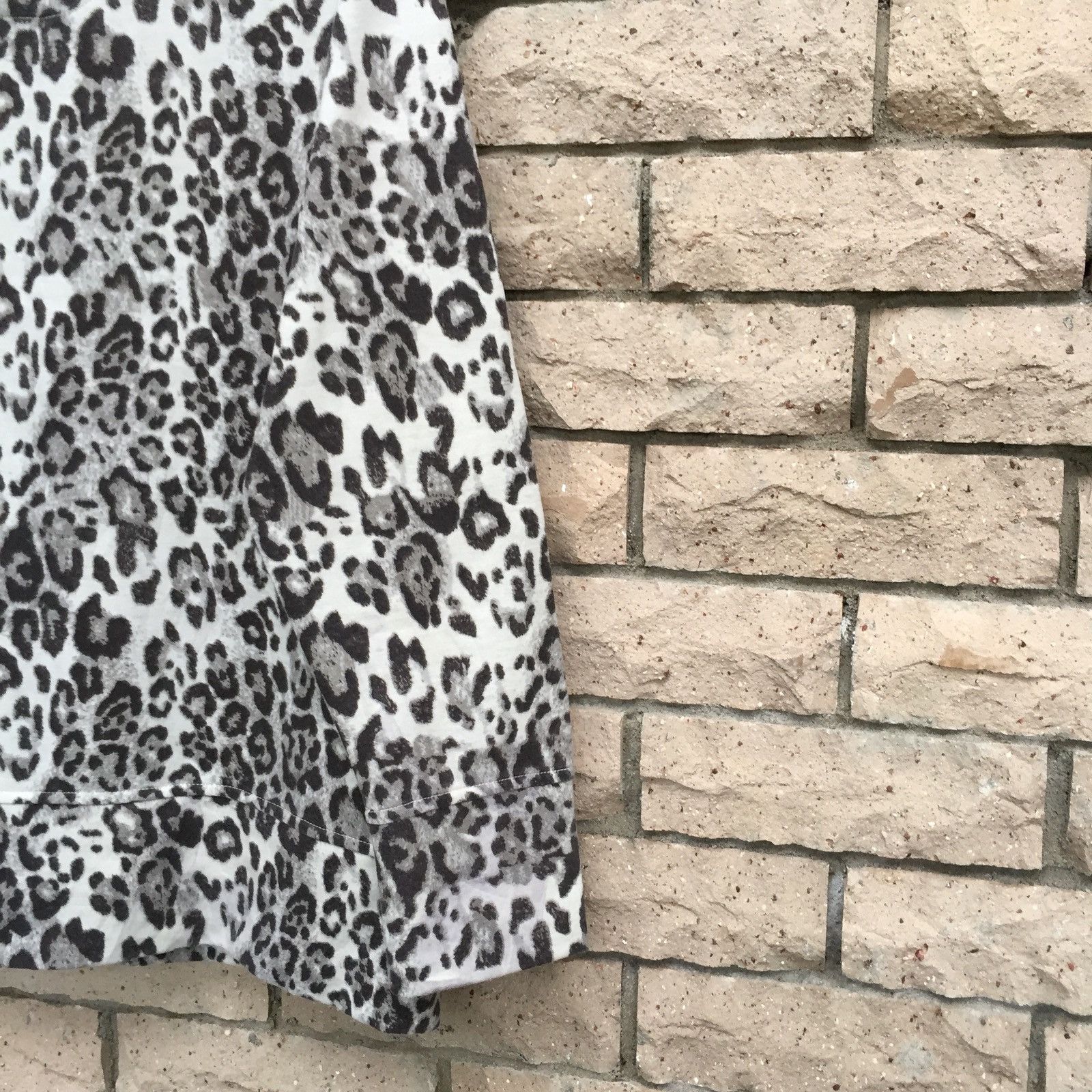Other Cheetah striped jacket.. full print design.. all over print Size US M / EU 48-50 / 2 - 9 Thumbnail