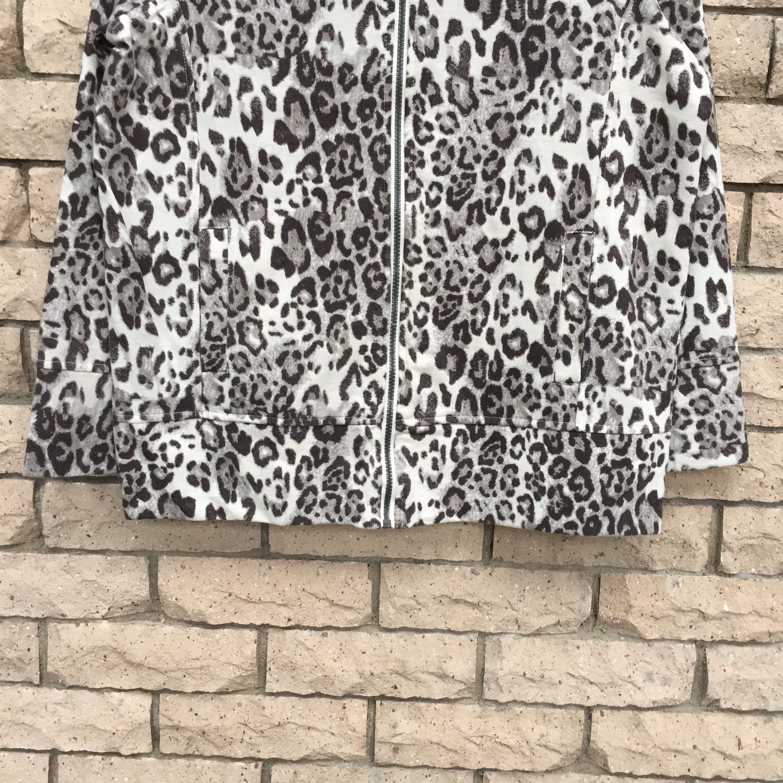 Other Cheetah striped jacket.. full print design.. all over print Size US M / EU 48-50 / 2 - 3 Thumbnail