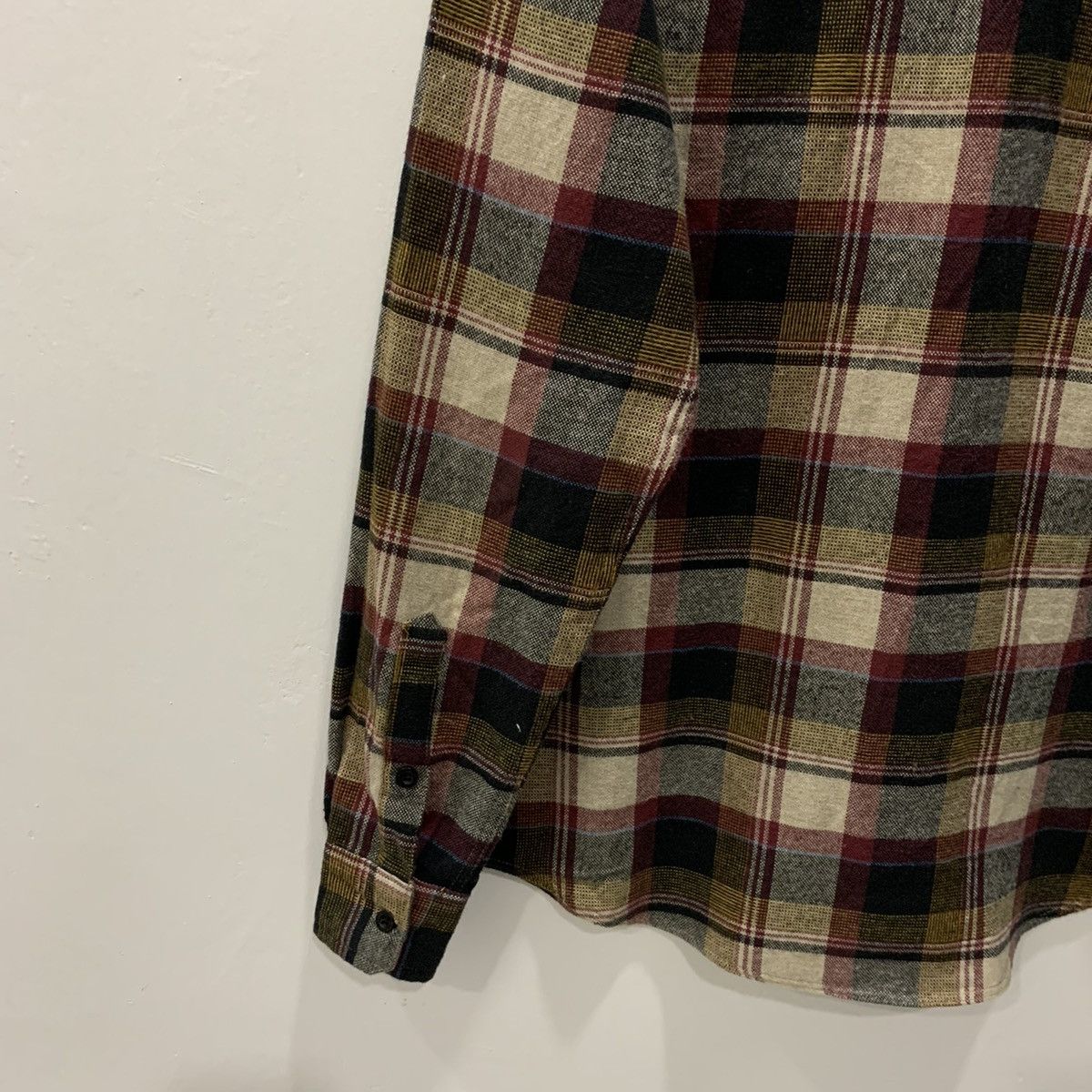 Dravus × Flannel DRAVUS flannel button ups.. scottish stripe.. nice design Size US S / EU 44-46 / 1 - 10 Thumbnail