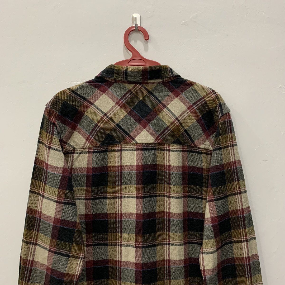 Dravus × Flannel DRAVUS flannel button ups.. scottish stripe.. nice design Size US S / EU 44-46 / 1 - 7 Thumbnail