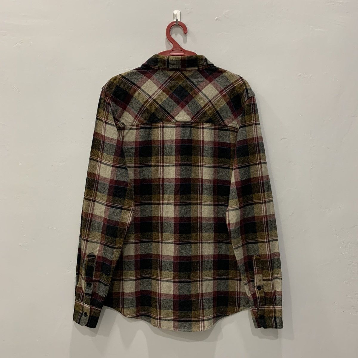 Dravus × Flannel DRAVUS flannel button ups.. scottish stripe.. nice design Size US S / EU 44-46 / 1 - 6 Thumbnail