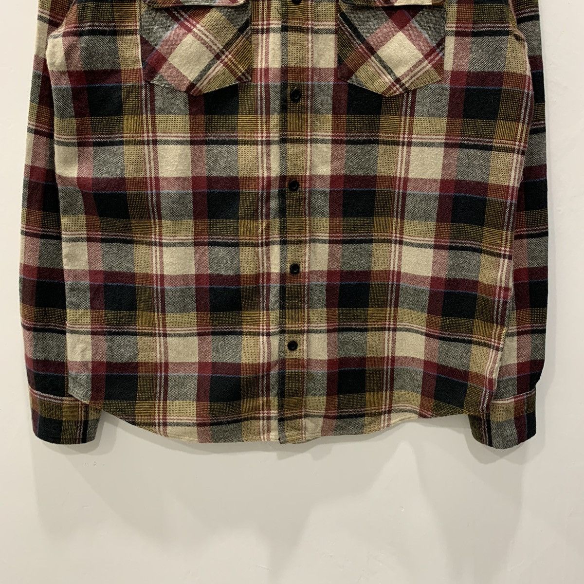 Dravus × Flannel DRAVUS flannel button ups.. scottish stripe.. nice design Size US S / EU 44-46 / 1 - 3 Thumbnail