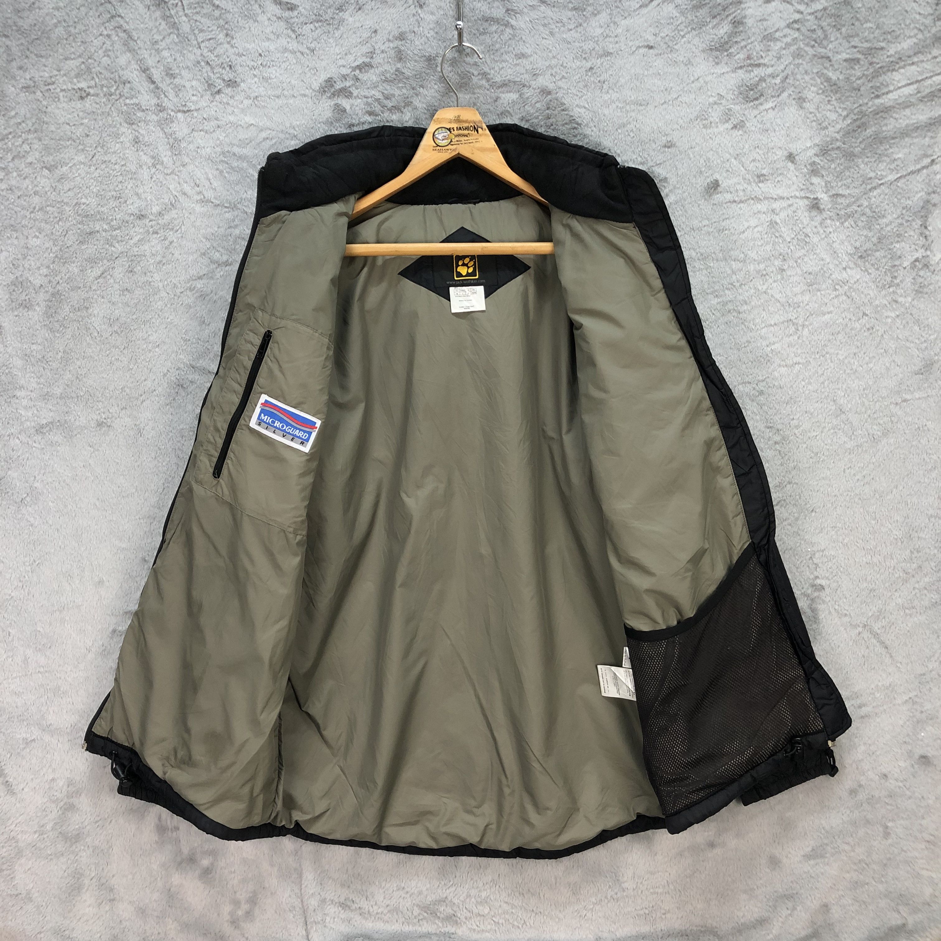 Jack Wolfskin JACK WOLFSKINS MICROGUARD SILVER PUFFER JACKET #5812-208 Size US M / EU 48-50 / 2 - 9 Thumbnail