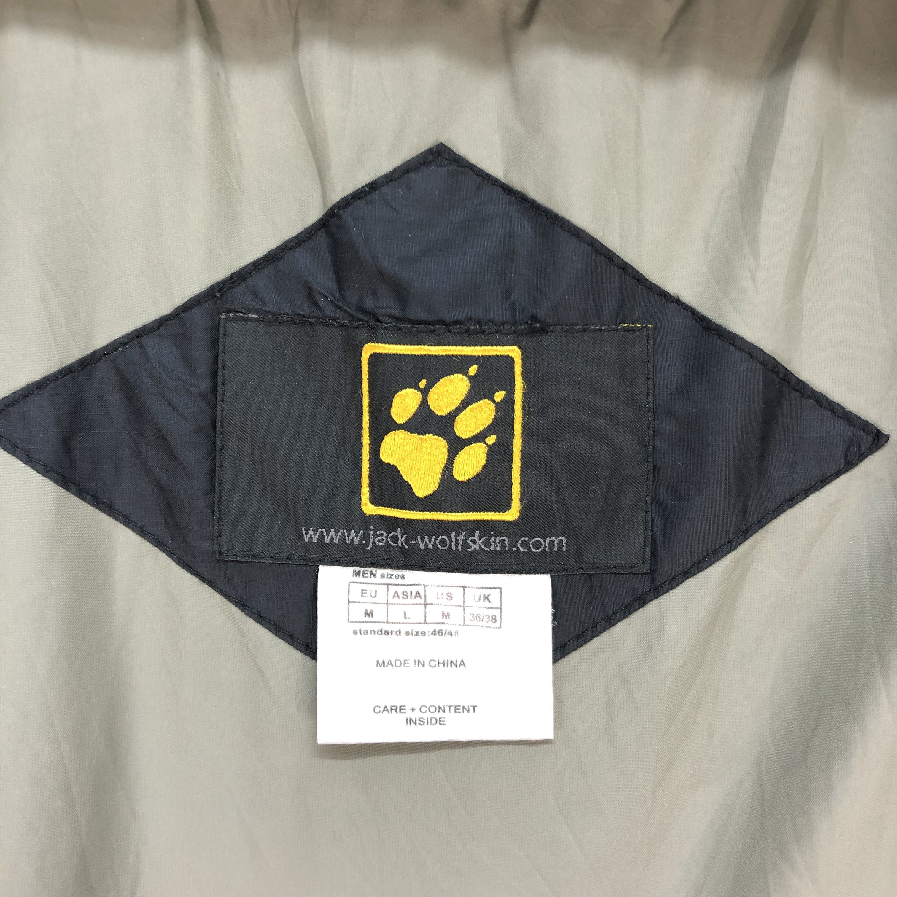 Jack Wolfskin JACK WOLFSKINS MICROGUARD SILVER PUFFER JACKET #5812-208 Size US M / EU 48-50 / 2 - 11 Thumbnail