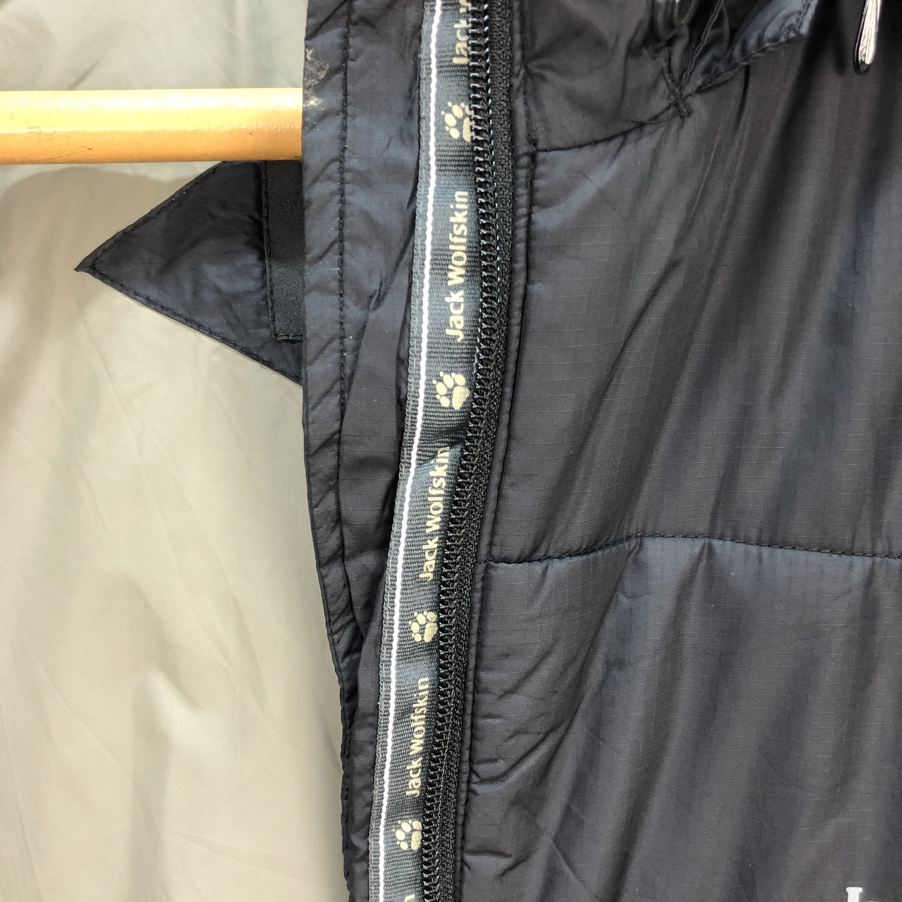 Jack Wolfskin JACK WOLFSKINS MICROGUARD SILVER PUFFER JACKET #5812-208 Size US M / EU 48-50 / 2 - 8 Thumbnail