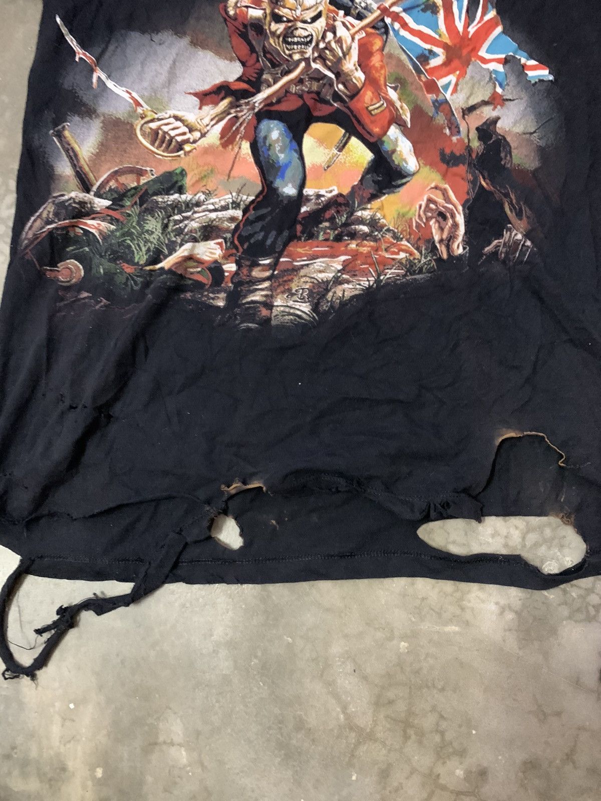 Band Tees Distressed Iron Maiden The Trooper T Shirt Size US L / EU 52-54 / 3 - 7 Thumbnail