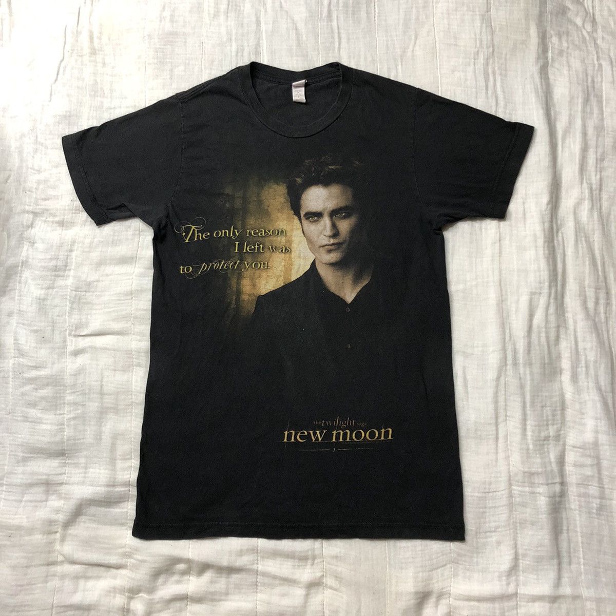 Vintage vintage Y2K Twilight New Moon Movie T Shirt Size US S / EU 44-46 / 1 - 2 Thumbnail