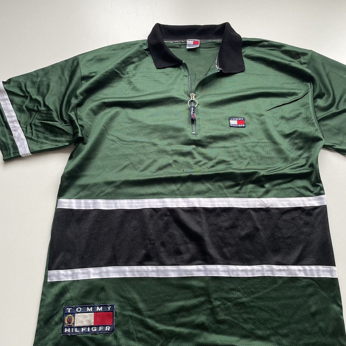 Tommy Hilfiger Vintage 90s Y2K Tommy Hilfiger Patch Green Jersey Shirt rare Size US XXL / EU 58 / 5 - 2 Thumbnail