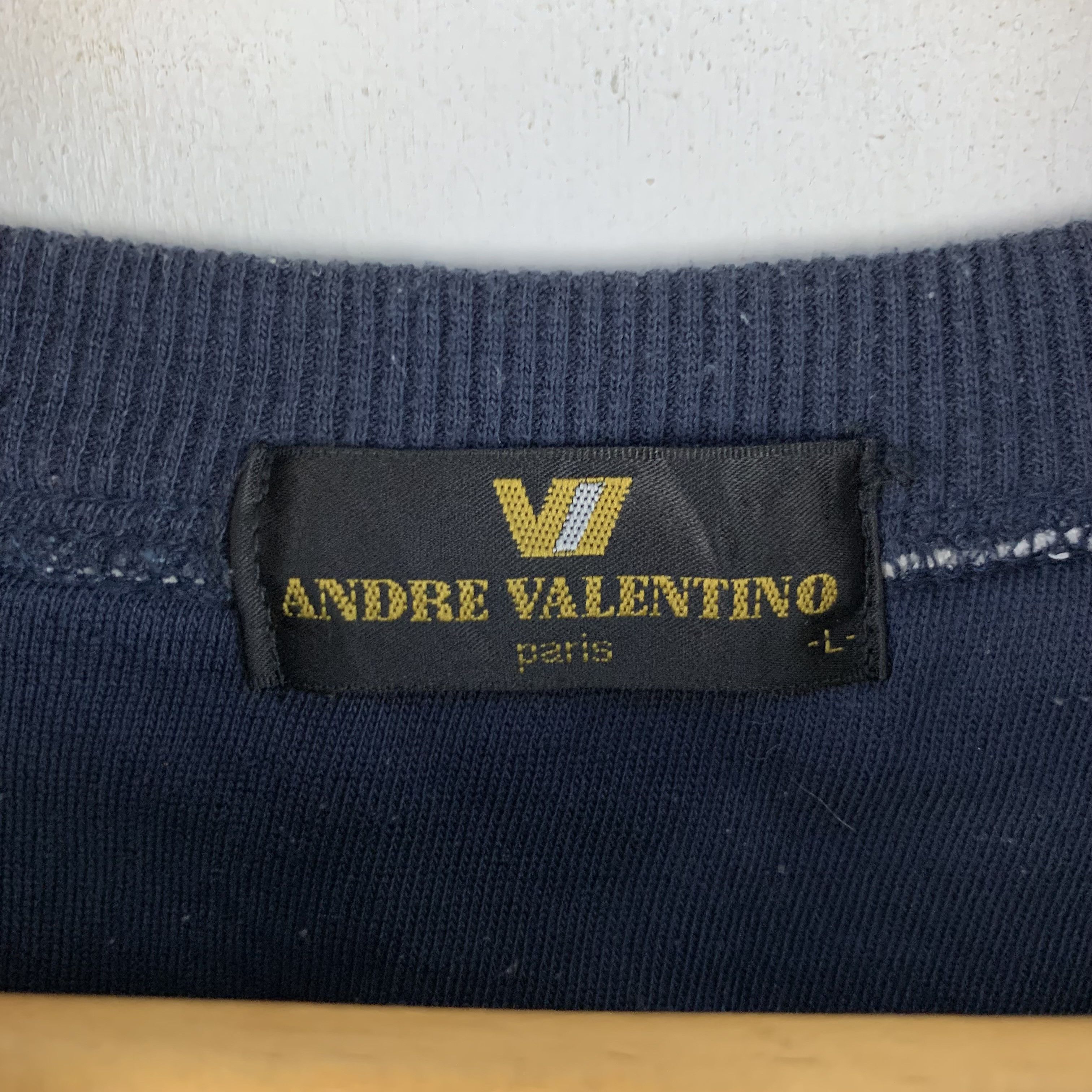 Vintage 90's Andre Valentino Paris Big Logo Sweatshirts #3633-127 Size US L / EU 52-54 / 3 - 5 Thumbnail