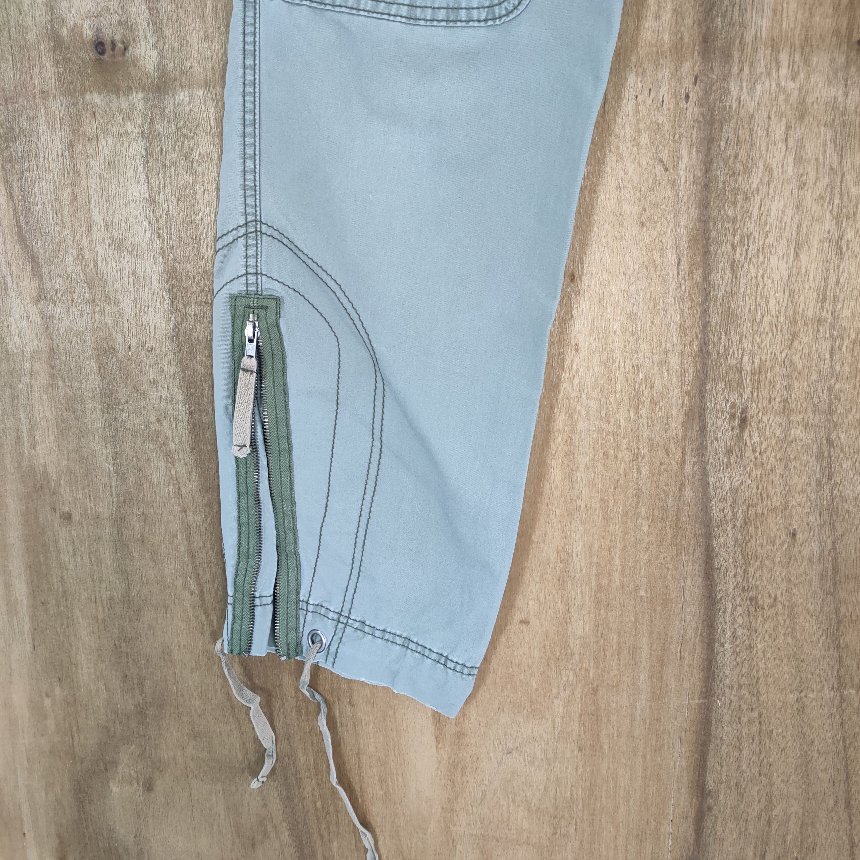 Abercrombie & Fitch A&F MULTIPOCKET FADED WOMAN CARGO PANTS Size US 30 / EU 46 - 8 Thumbnail