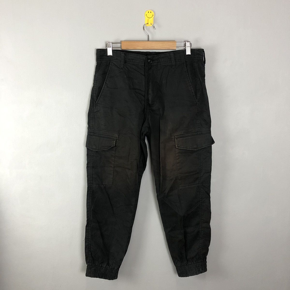 Uniqlo Uniqlo japan Black multipocket tactical Jogger Pants #c1286 Size US 28 / EU 44 - 1 Thumbnail